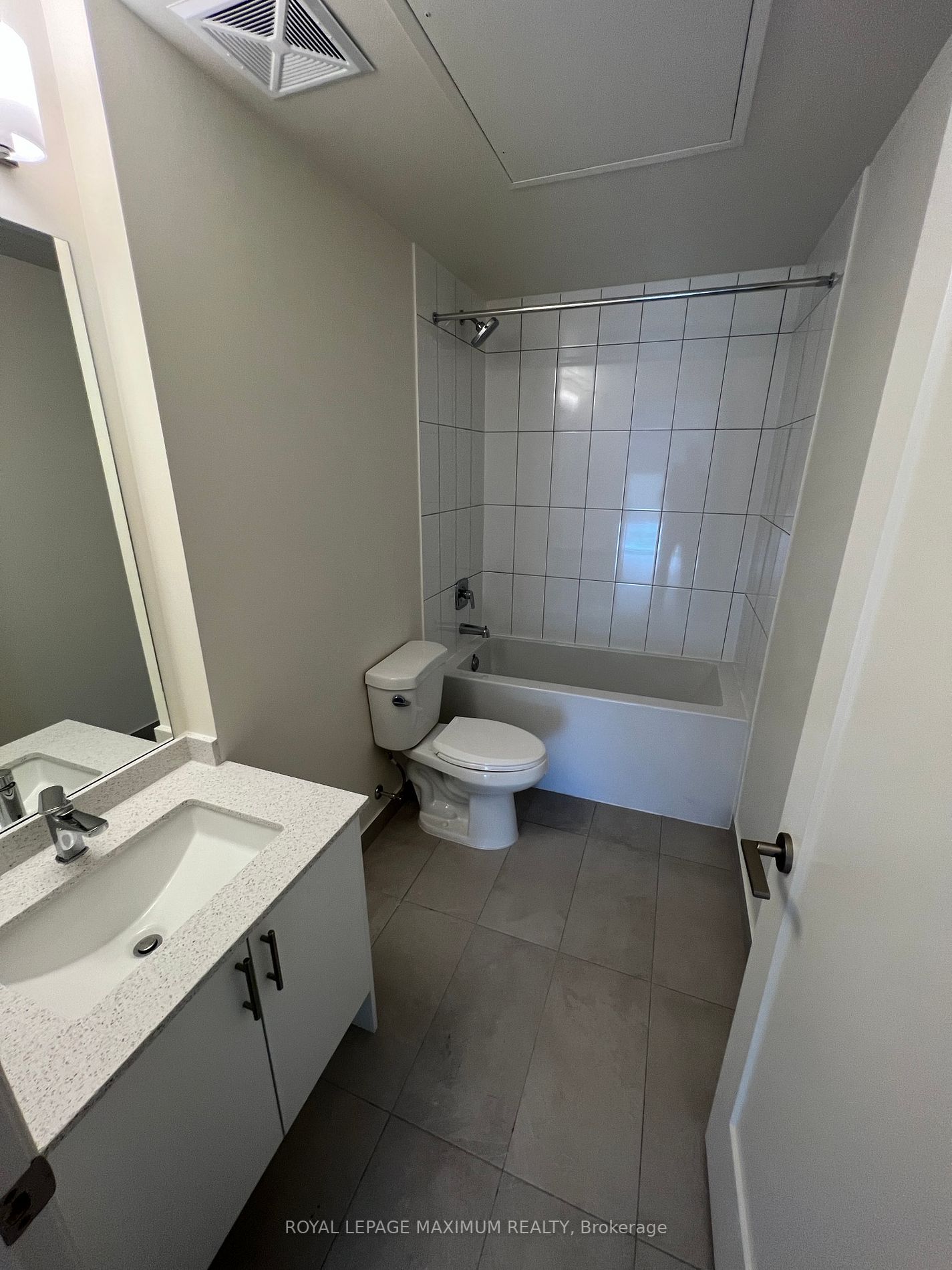 9000 Jane St, #1006