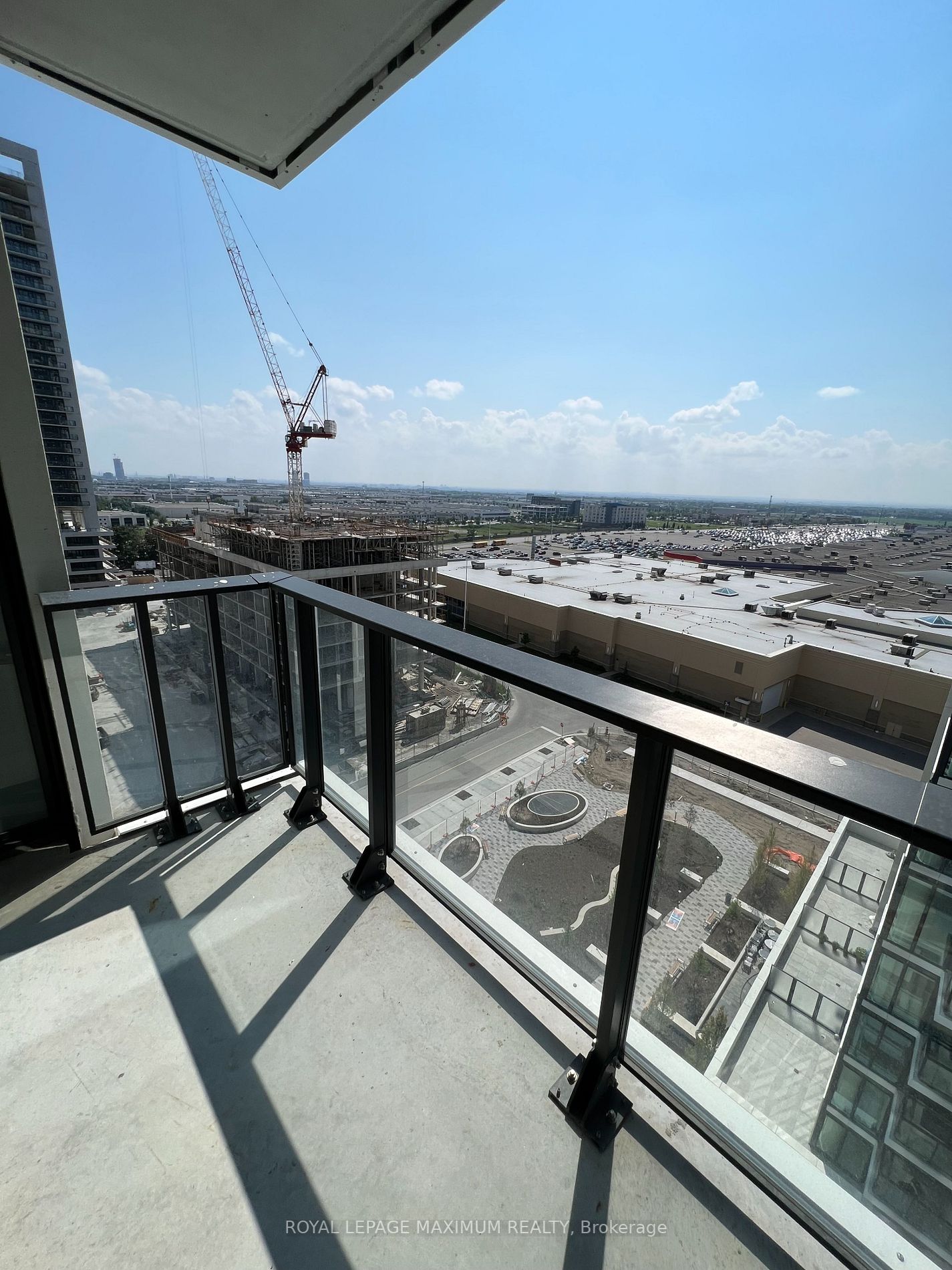 9000 Jane St, #1006