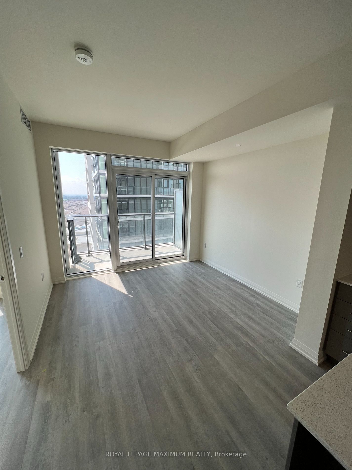 9000 Jane St, #1006