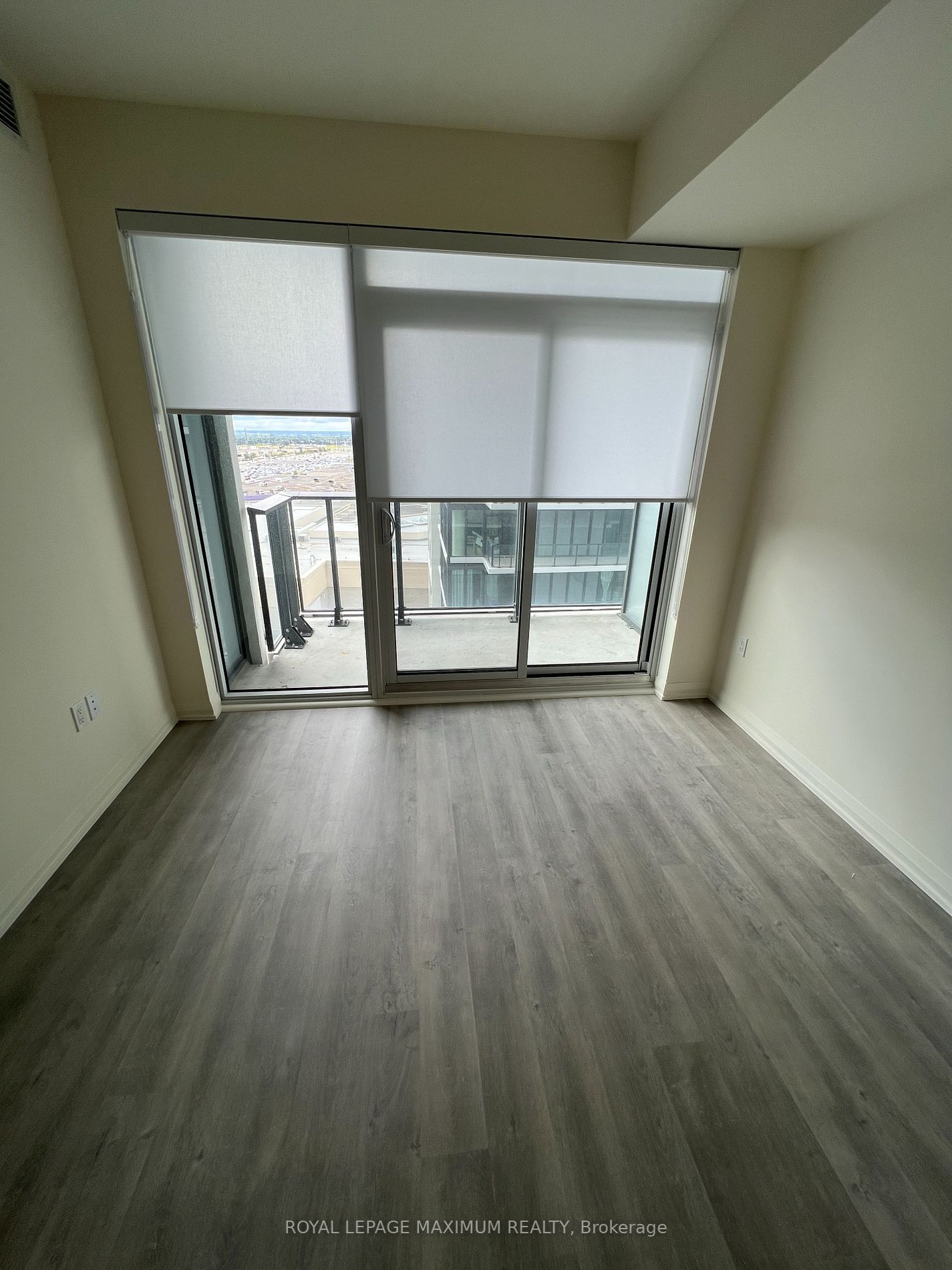 9000 Jane St, #1006