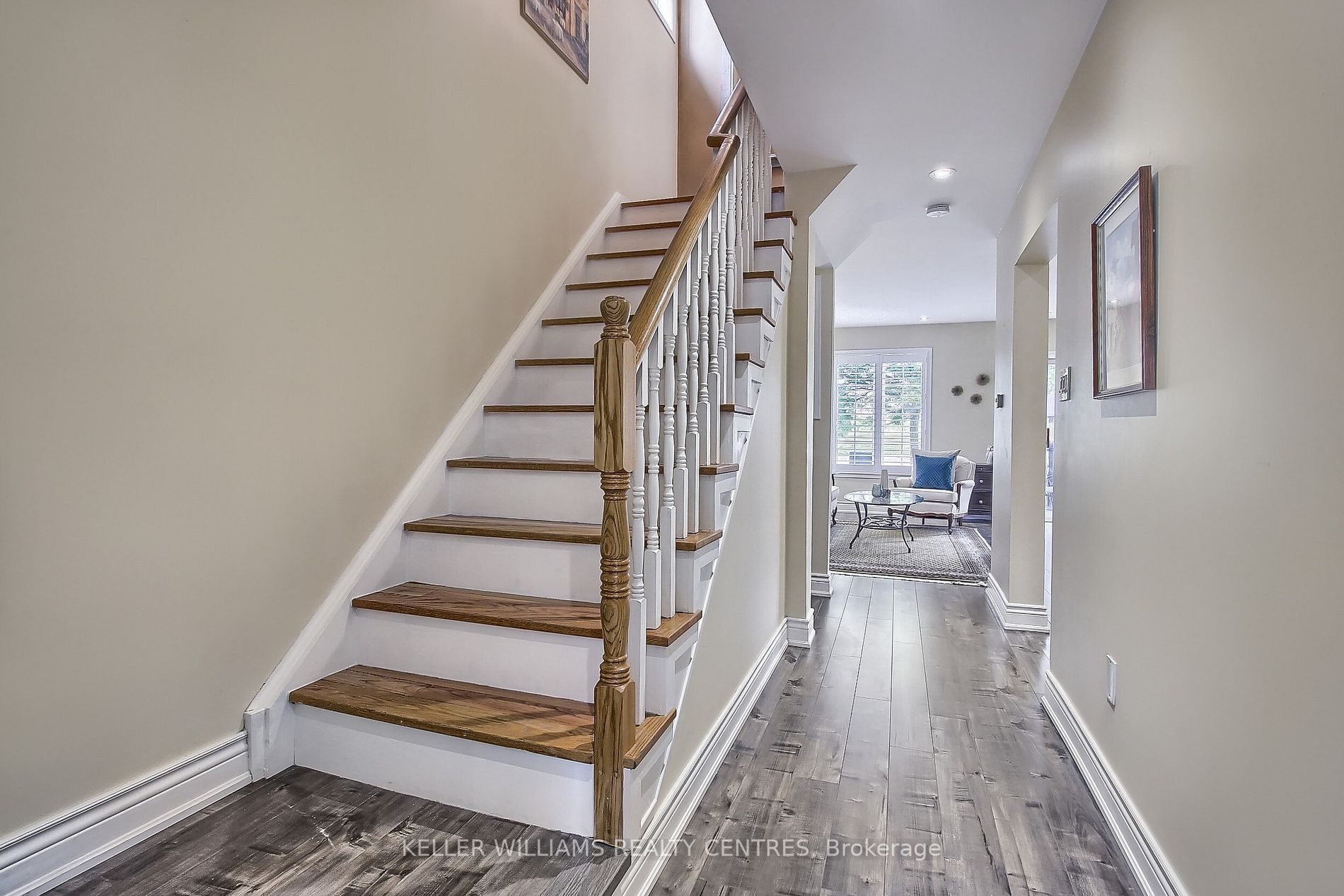 26 Carriage Walk, #27