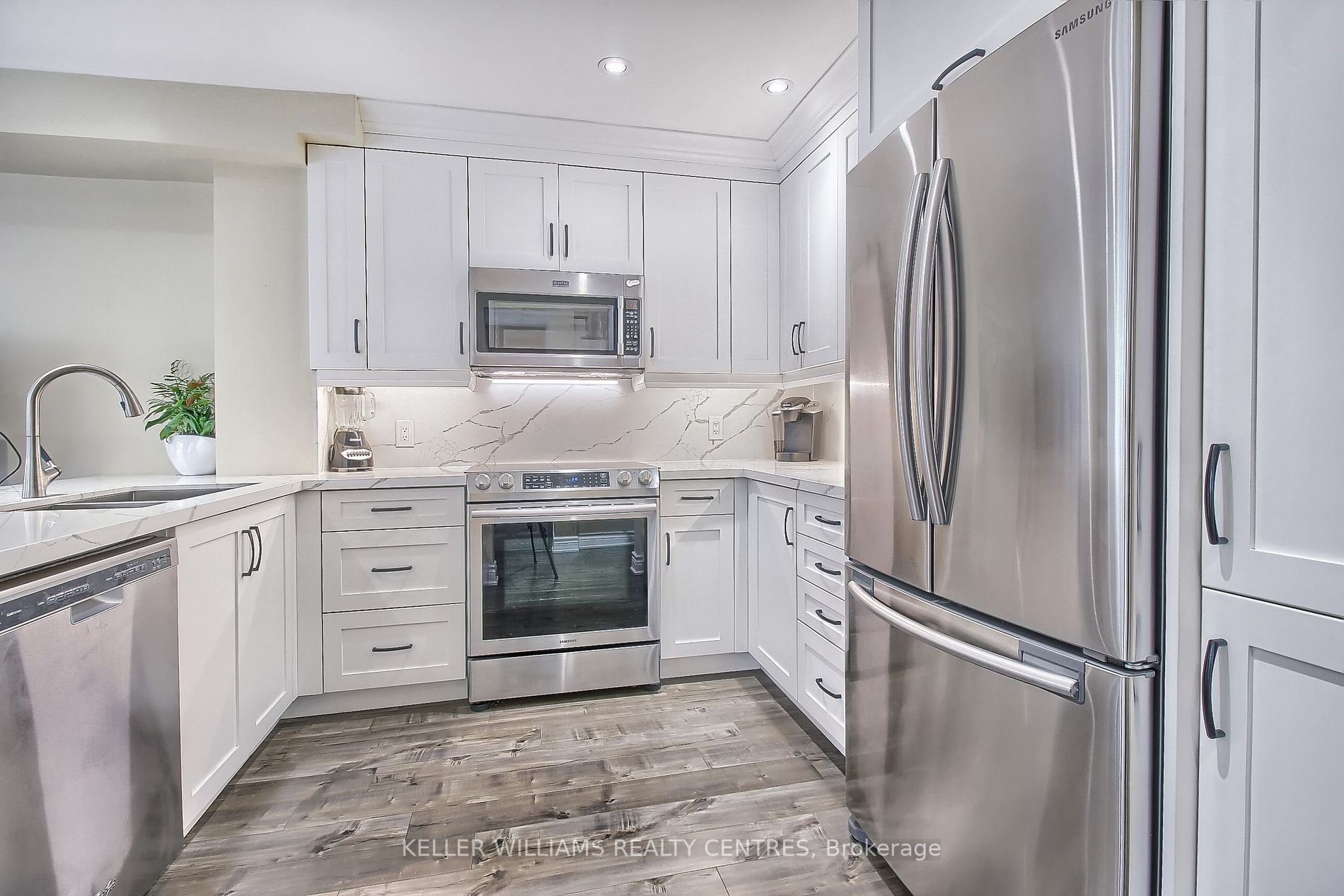 26 Carriage Walk, #27