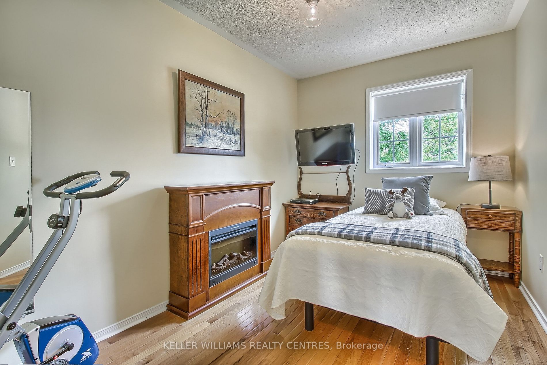 26 Carriage Walk, #27