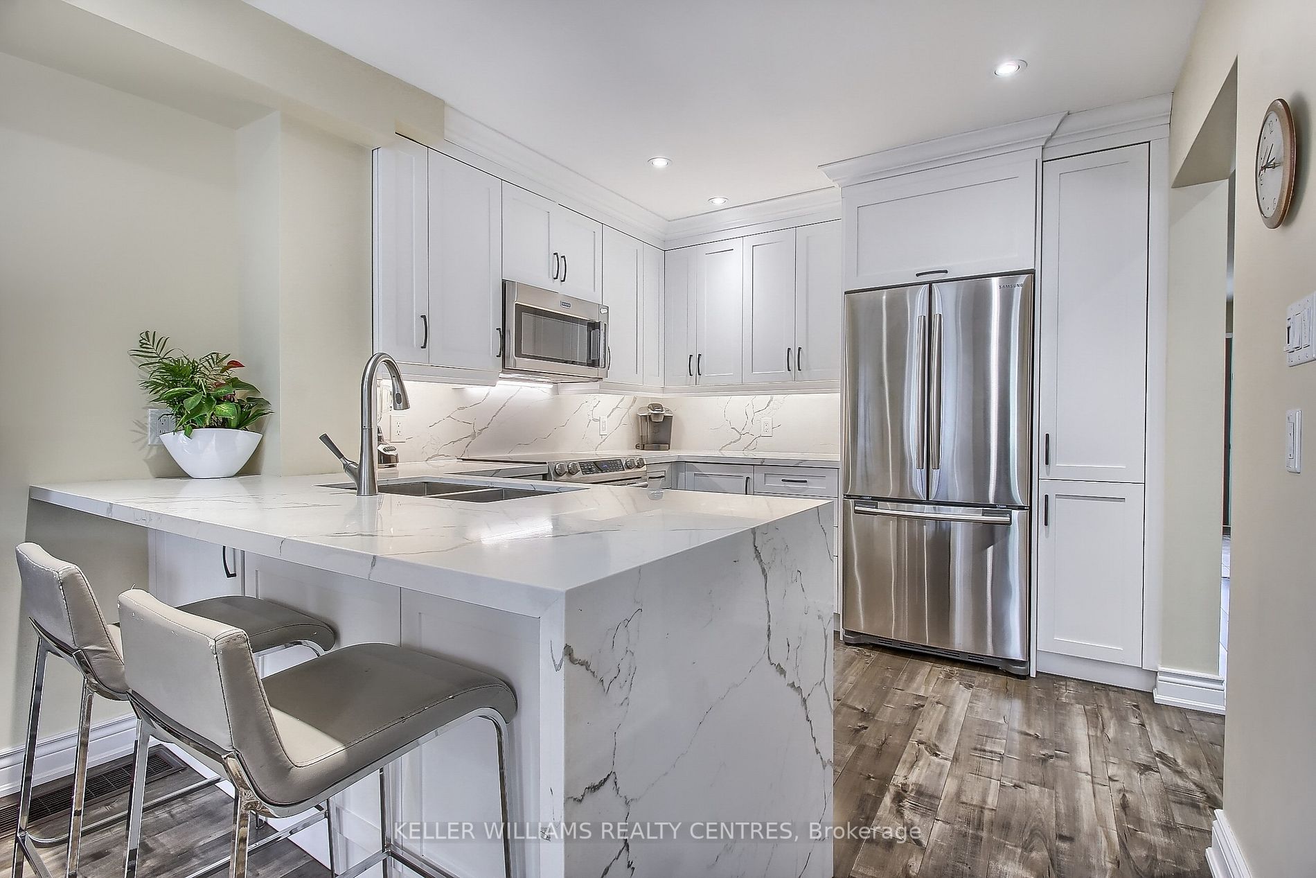 26 Carriage Walk, #27