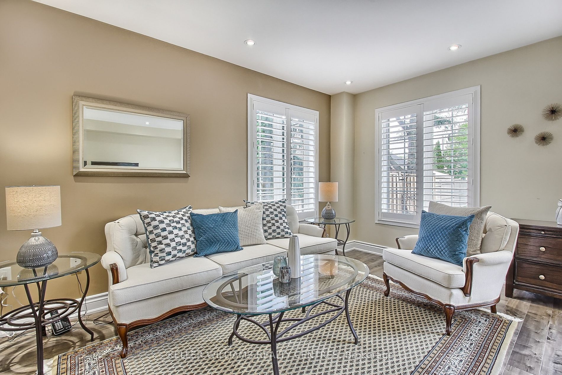 26 Carriage Walk, #27