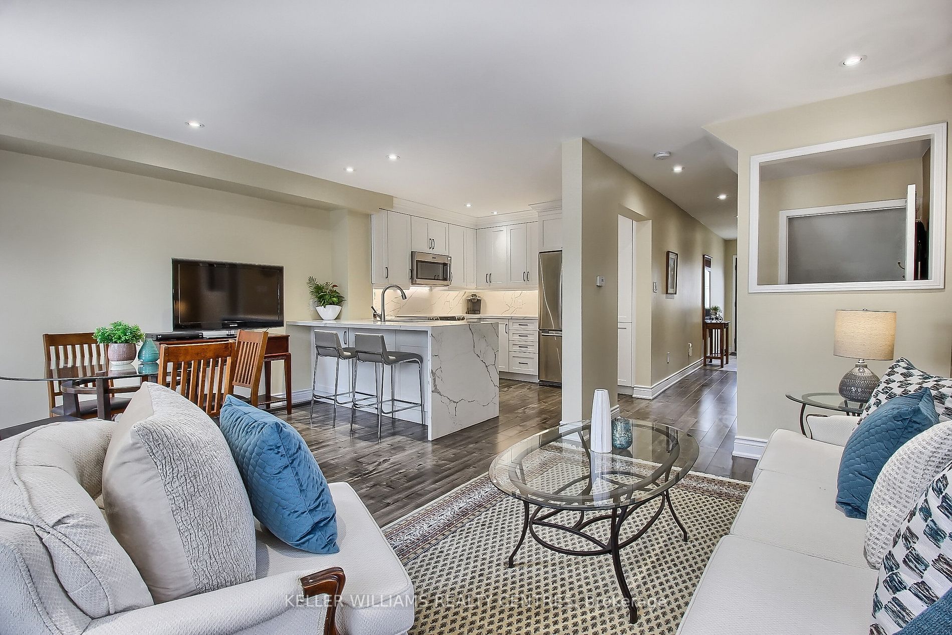 26 Carriage Walk, #27