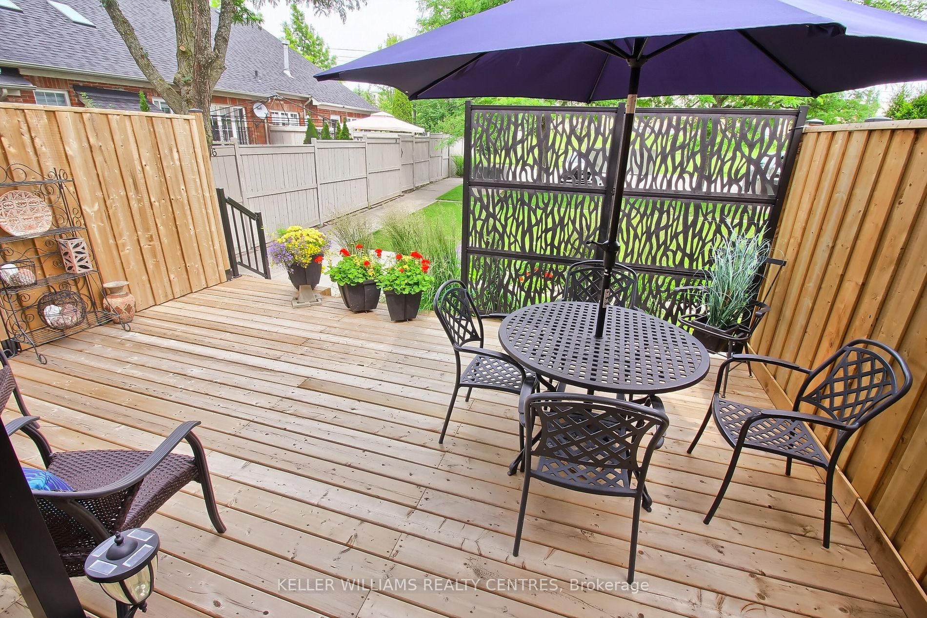 26 Carriage Walk, #27