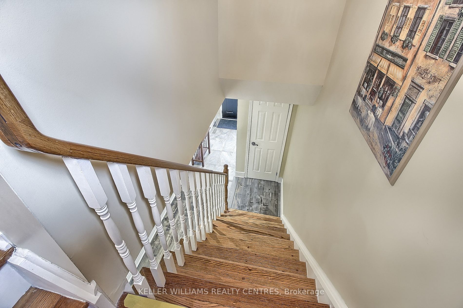 26 Carriage Walk, #27