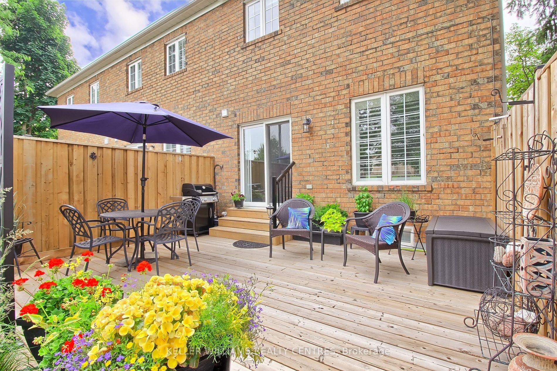 26 Carriage Walk, #27