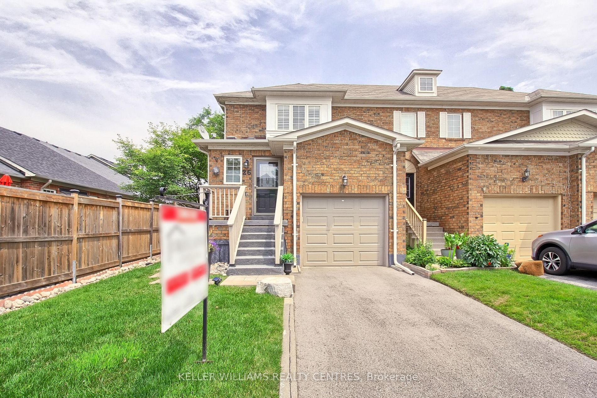 26 Carriage Walk, #27