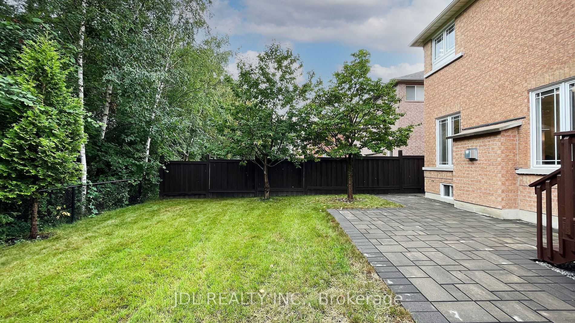34 Wolfson Cres