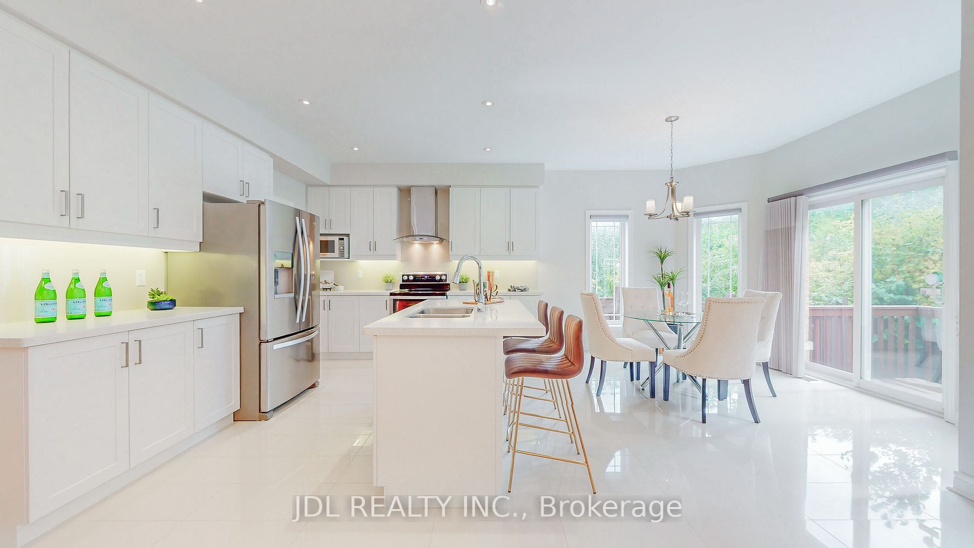 34 Wolfson Cres