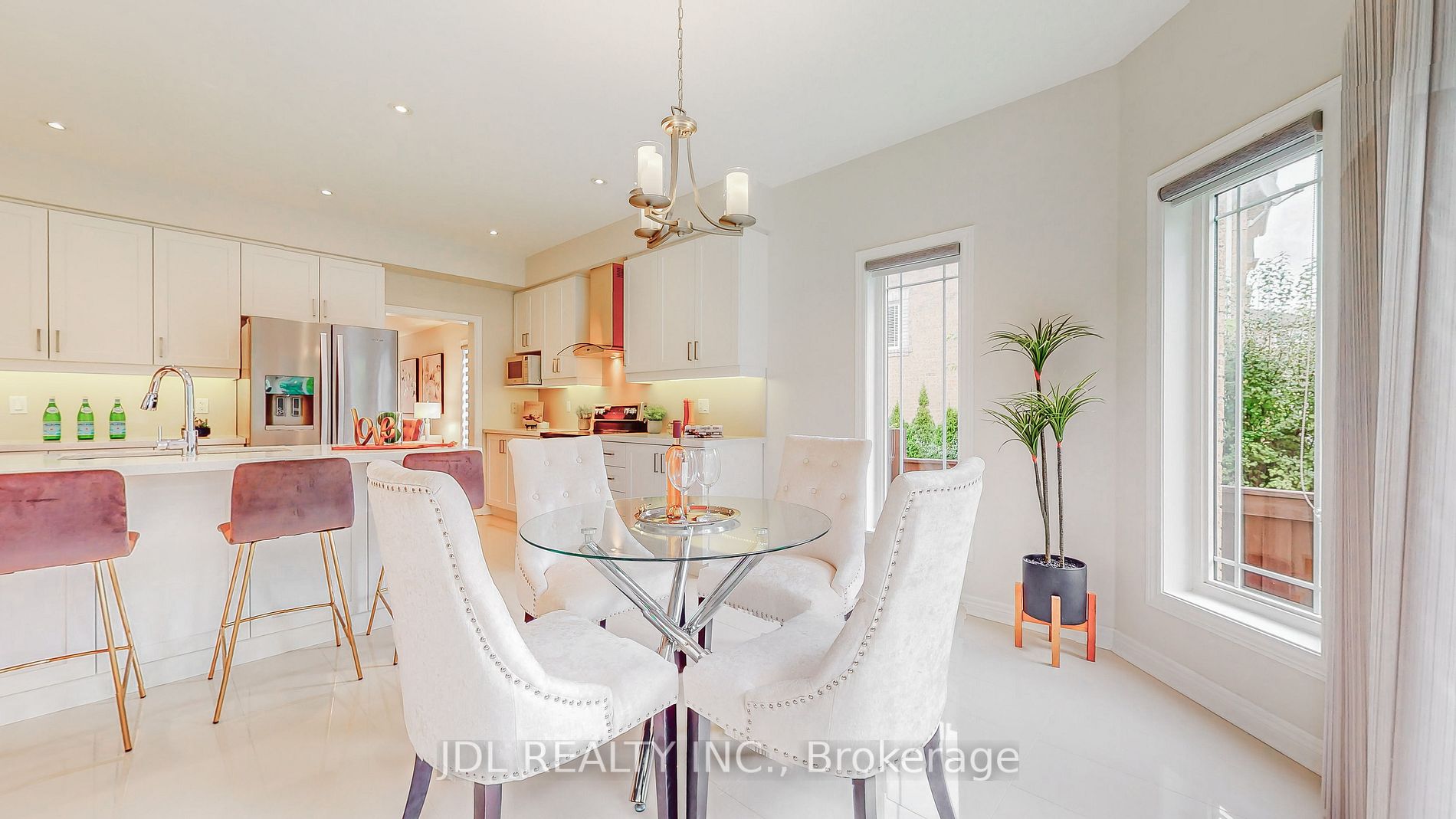 34 Wolfson Cres
