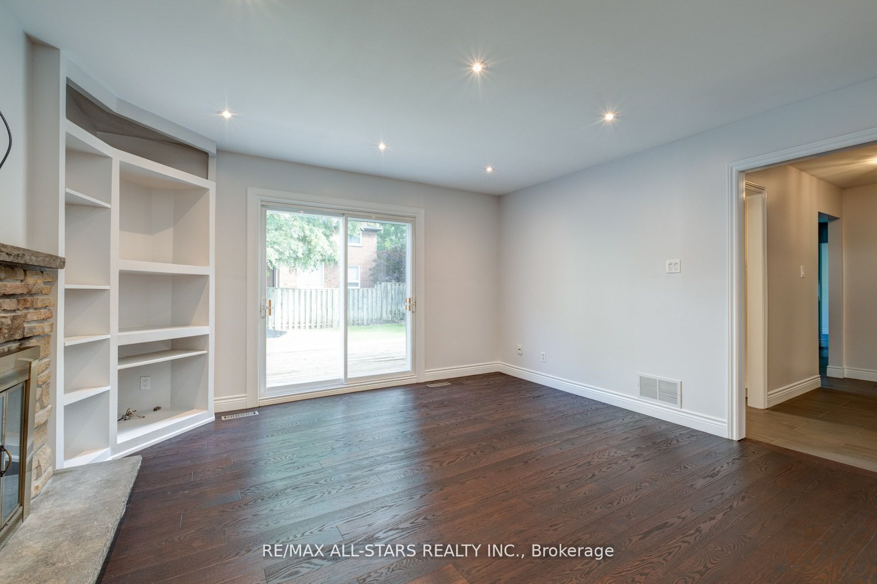 86 Ramona Blvd
