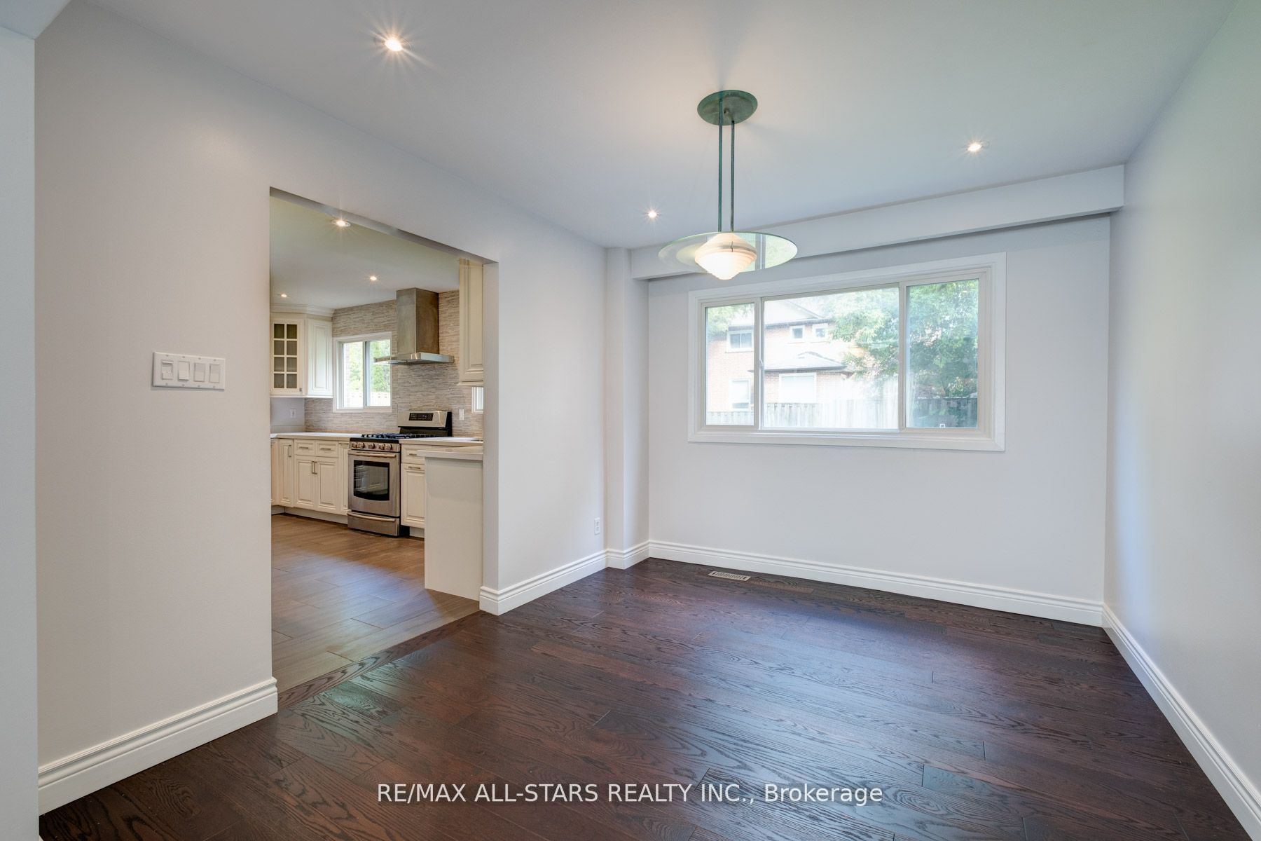 86 Ramona Blvd