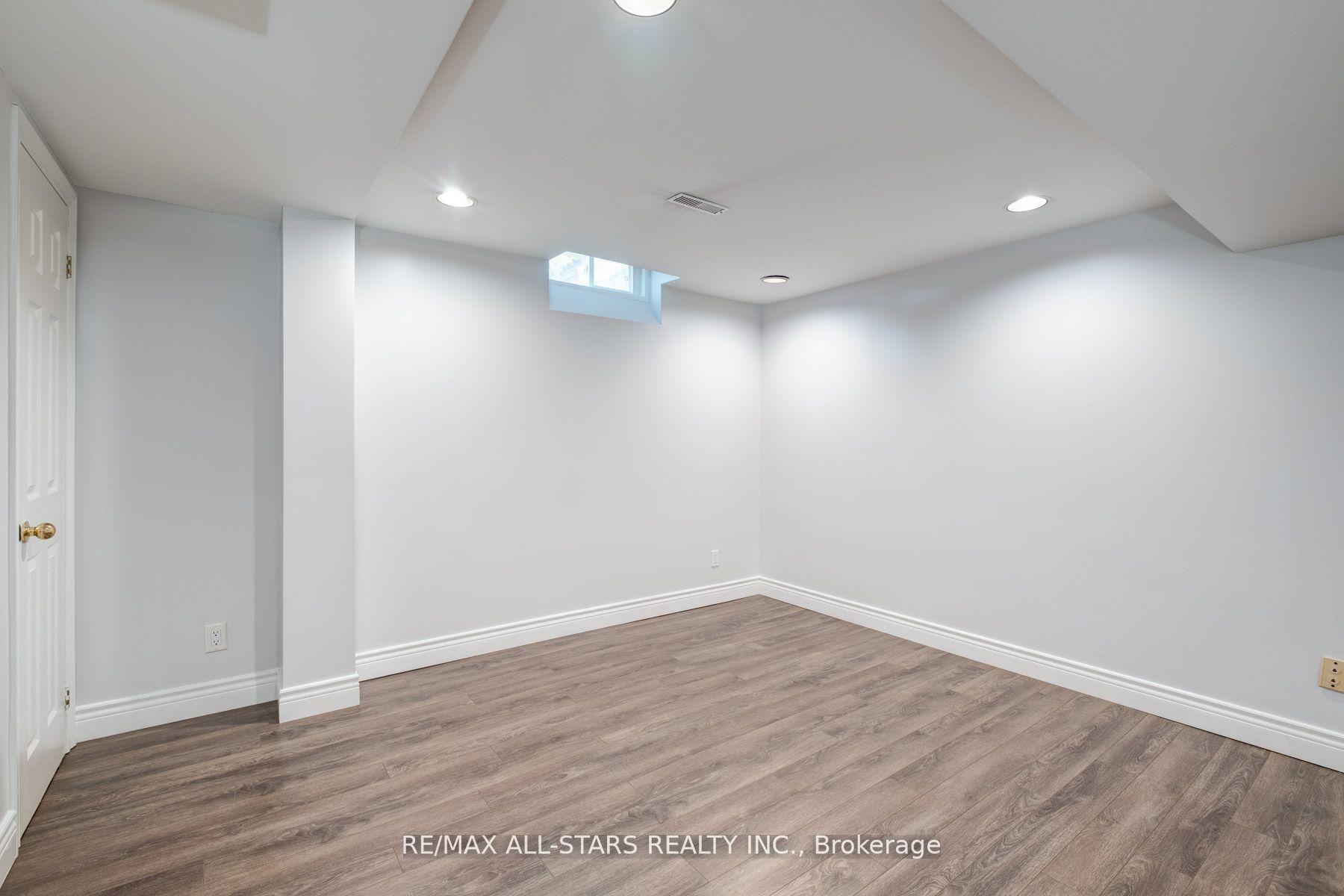 86 Ramona Blvd
