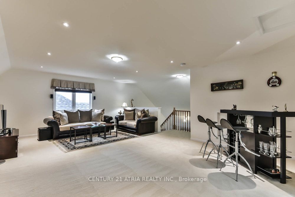 69 Diamond Jubilee Dr