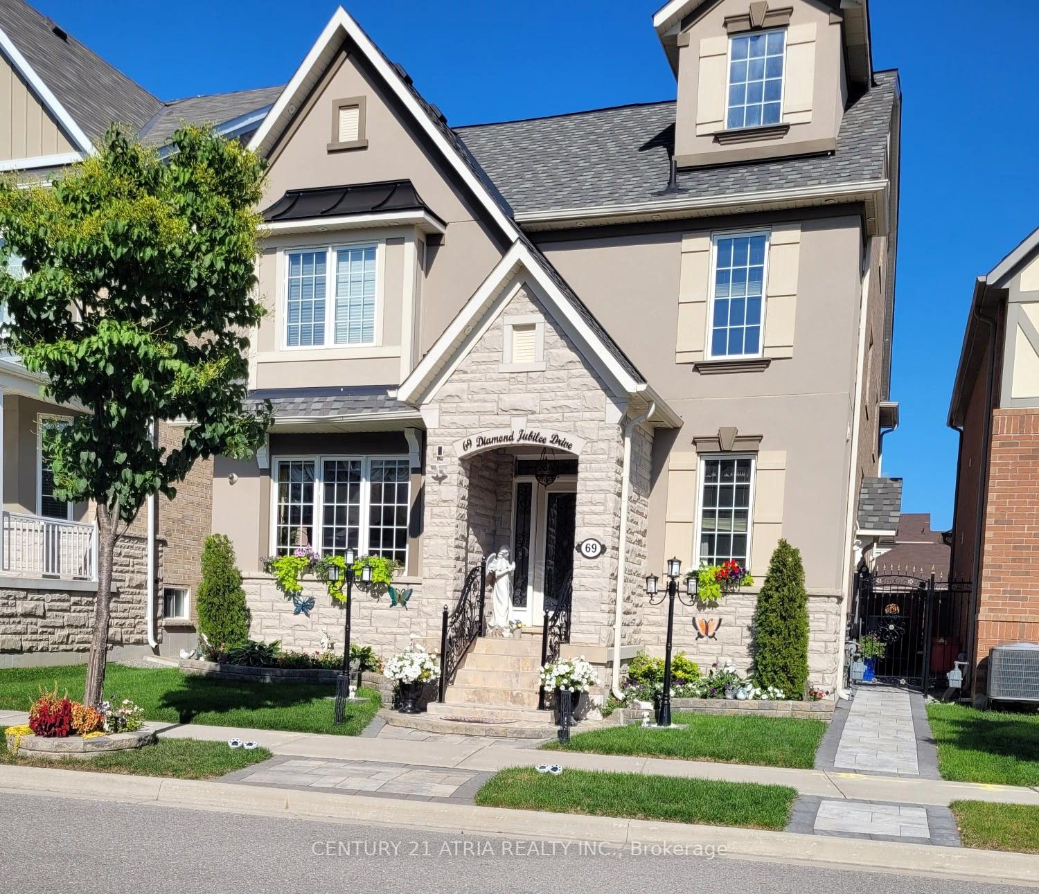 69 Diamond Jubilee Dr