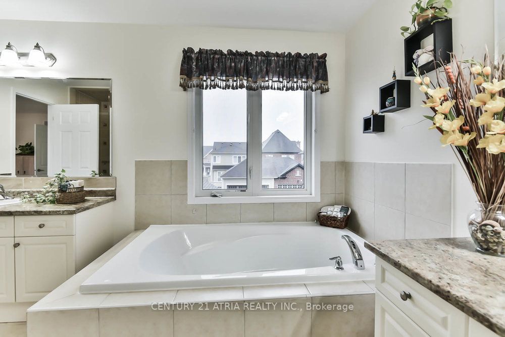 69 Diamond Jubilee Dr