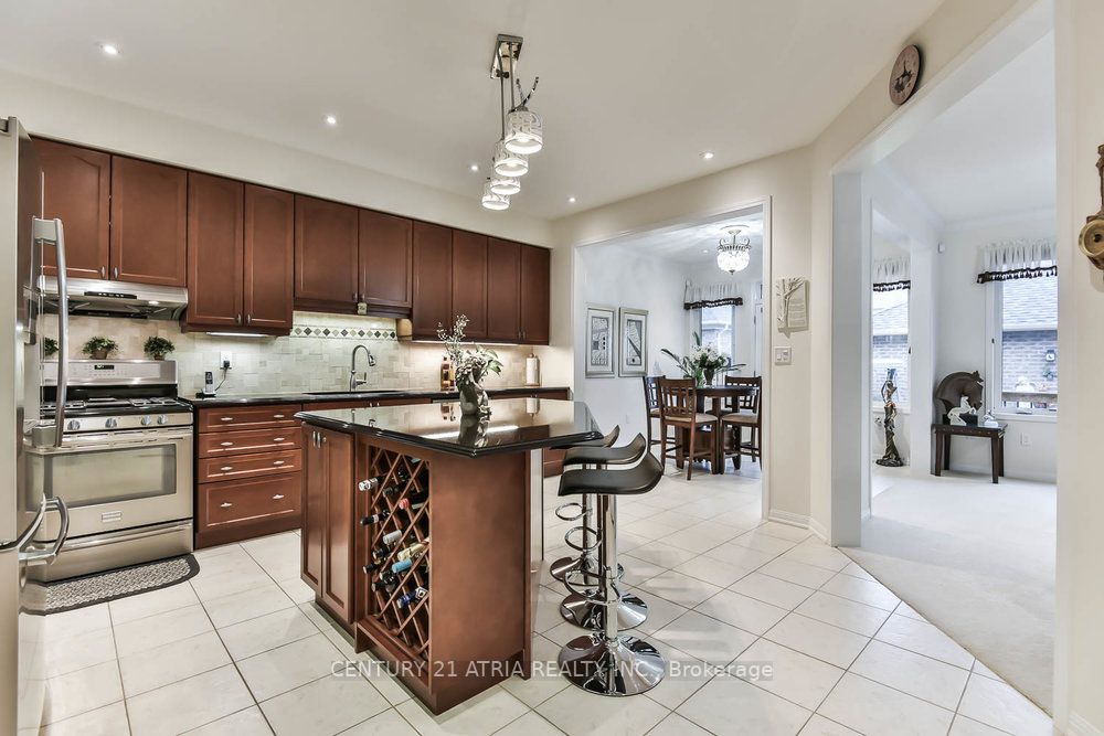 69 Diamond Jubilee Dr
