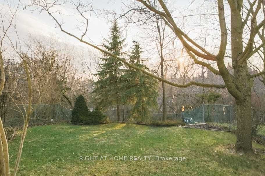 17 Kitsilano Cres