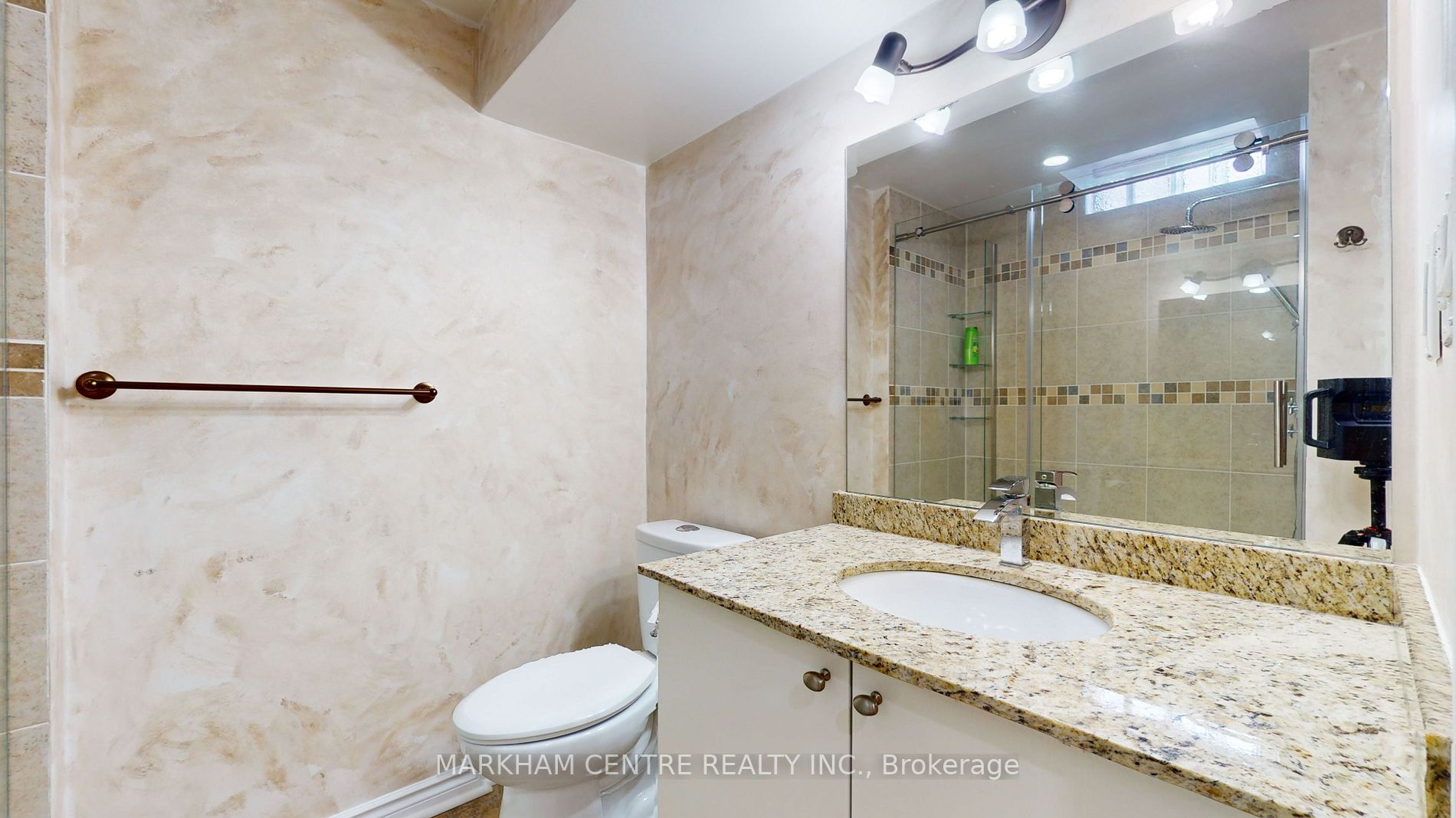 33 Rembrandt Dr