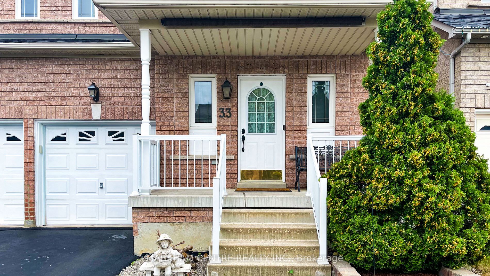 33 Rembrandt Dr