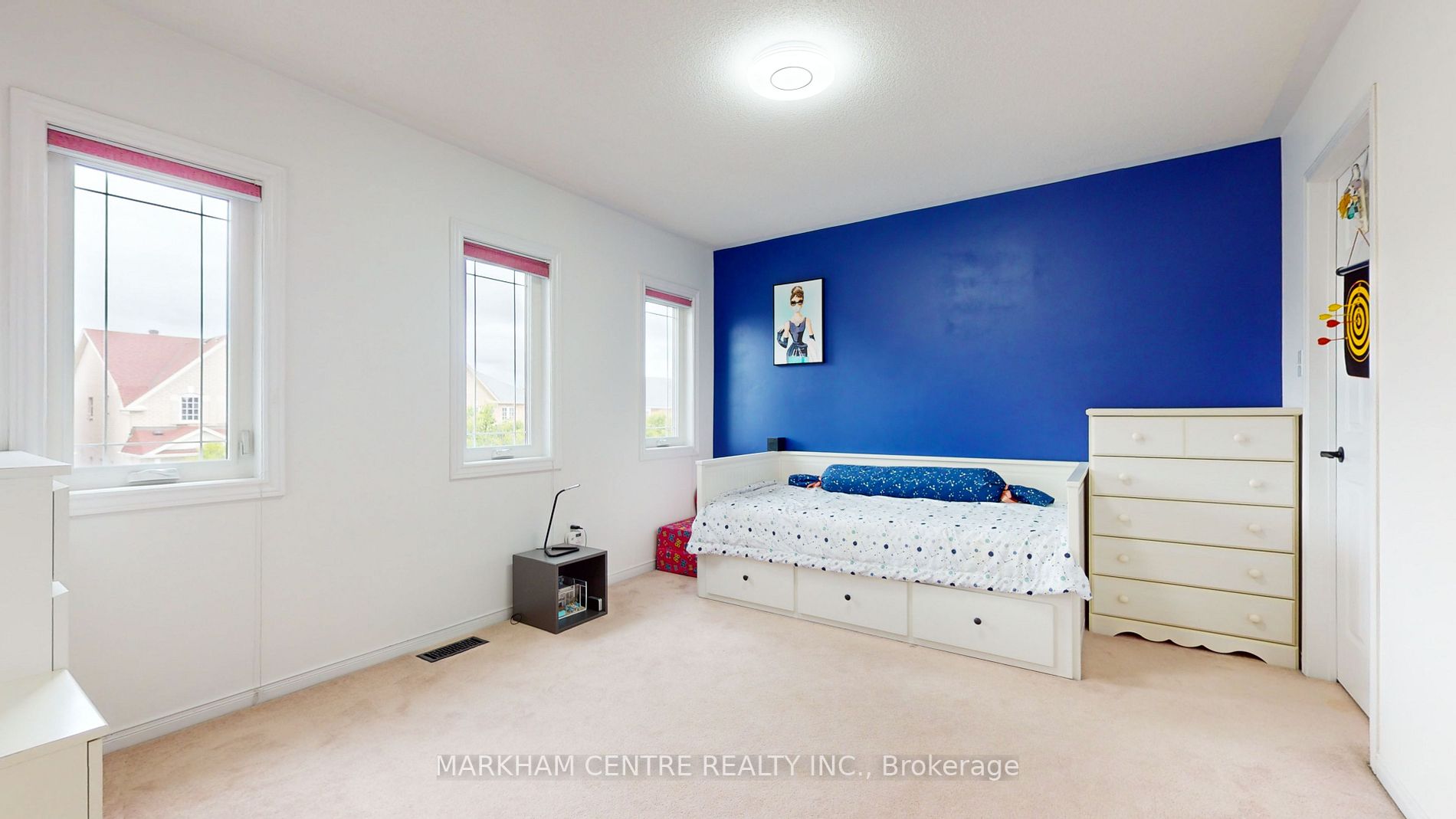 33 Rembrandt Dr