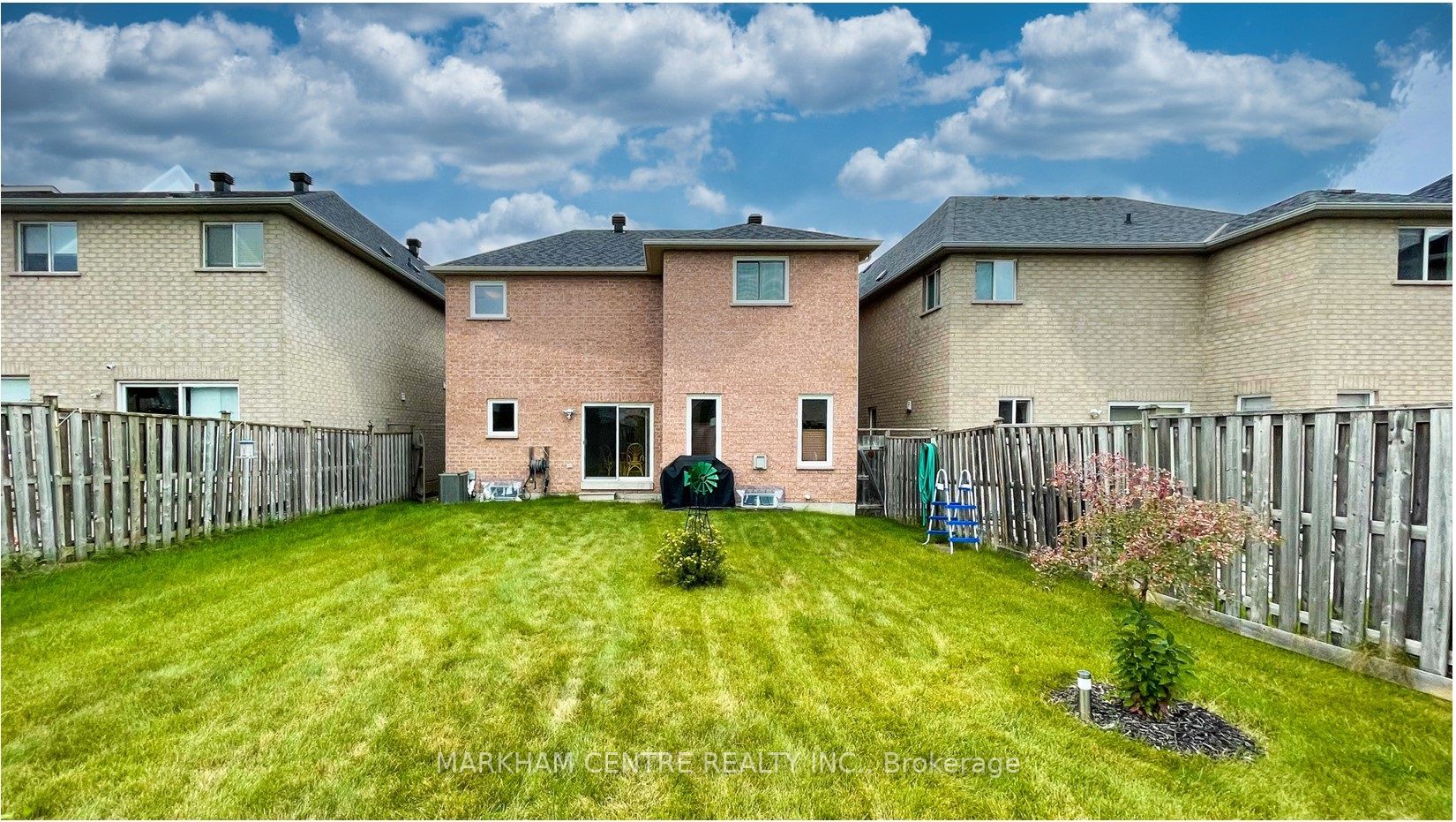 33 Rembrandt Dr