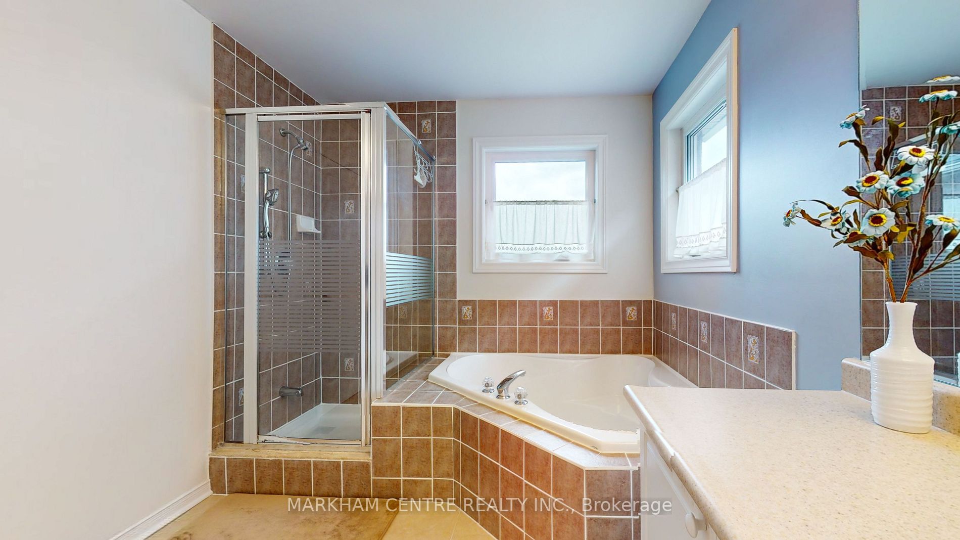 33 Rembrandt Dr