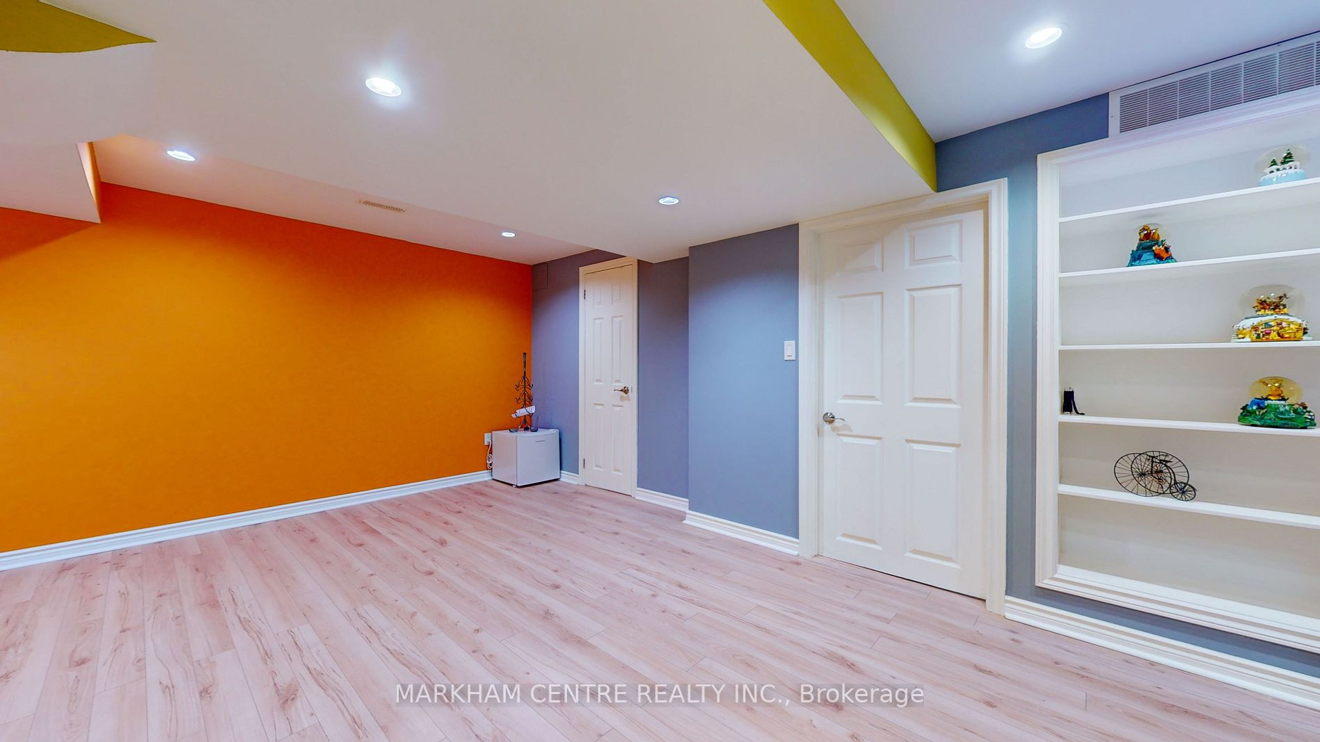 33 Rembrandt Dr