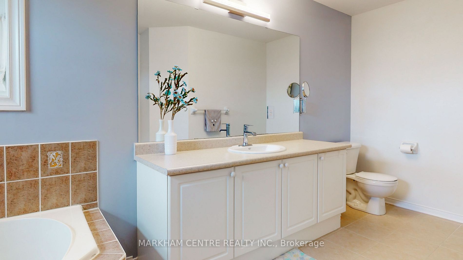 33 Rembrandt Dr