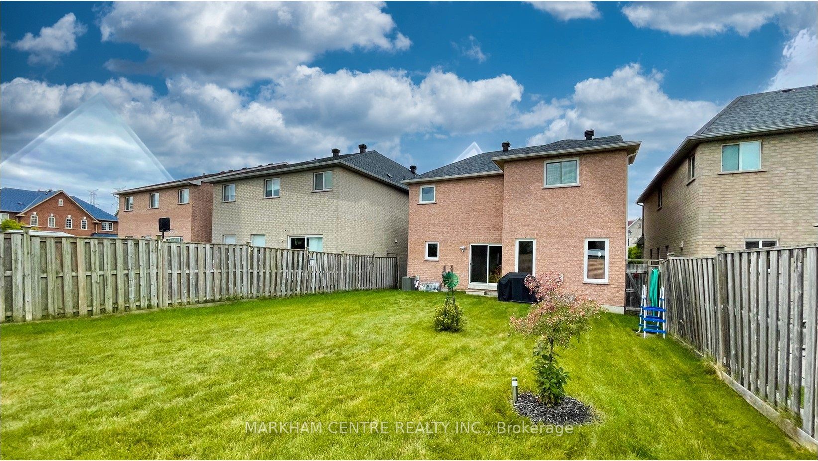 33 Rembrandt Dr