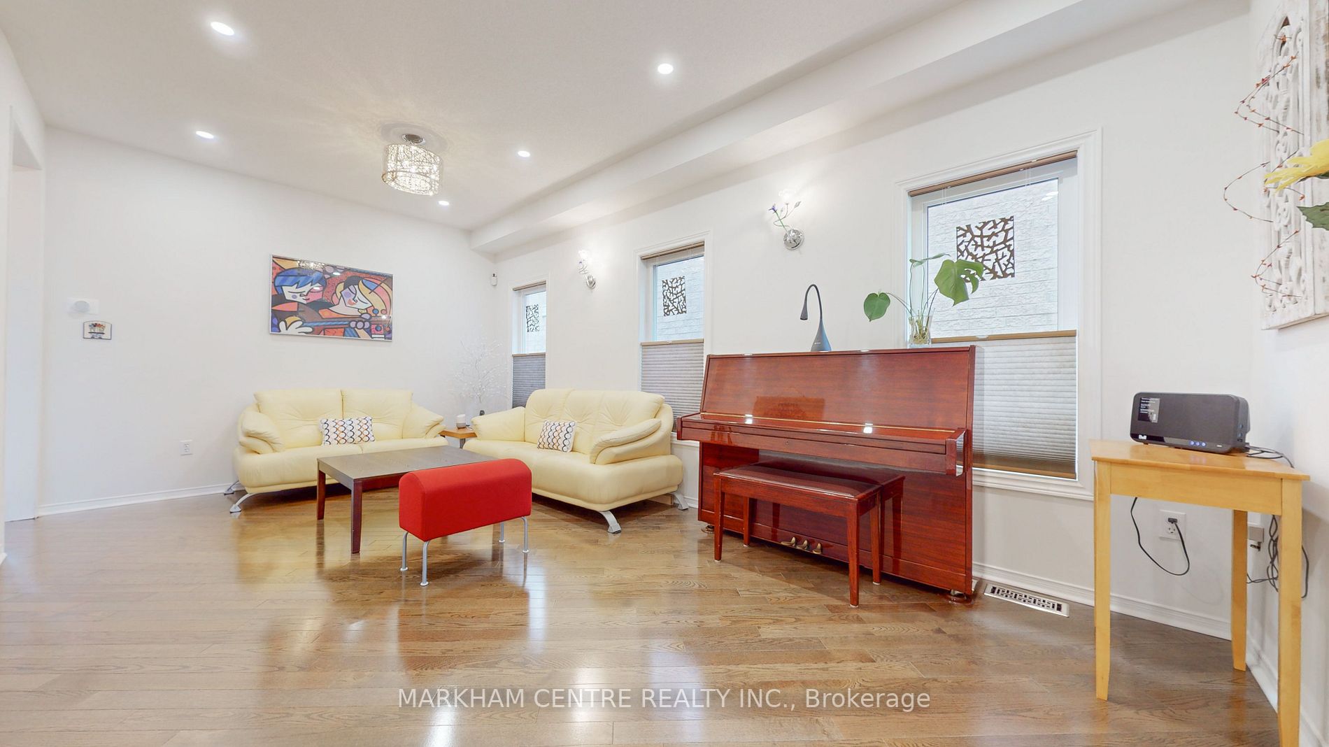 33 Rembrandt Dr