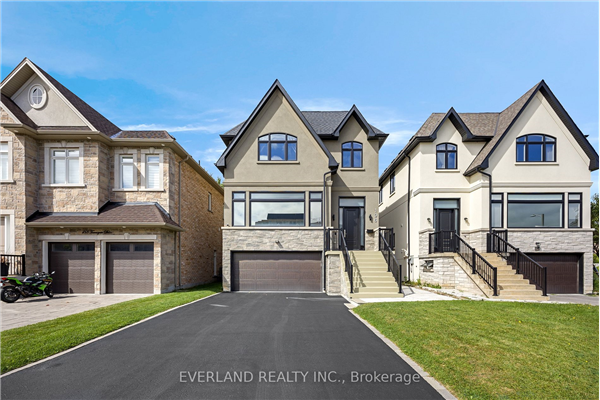 196 Townsgate Dr, Vaughan