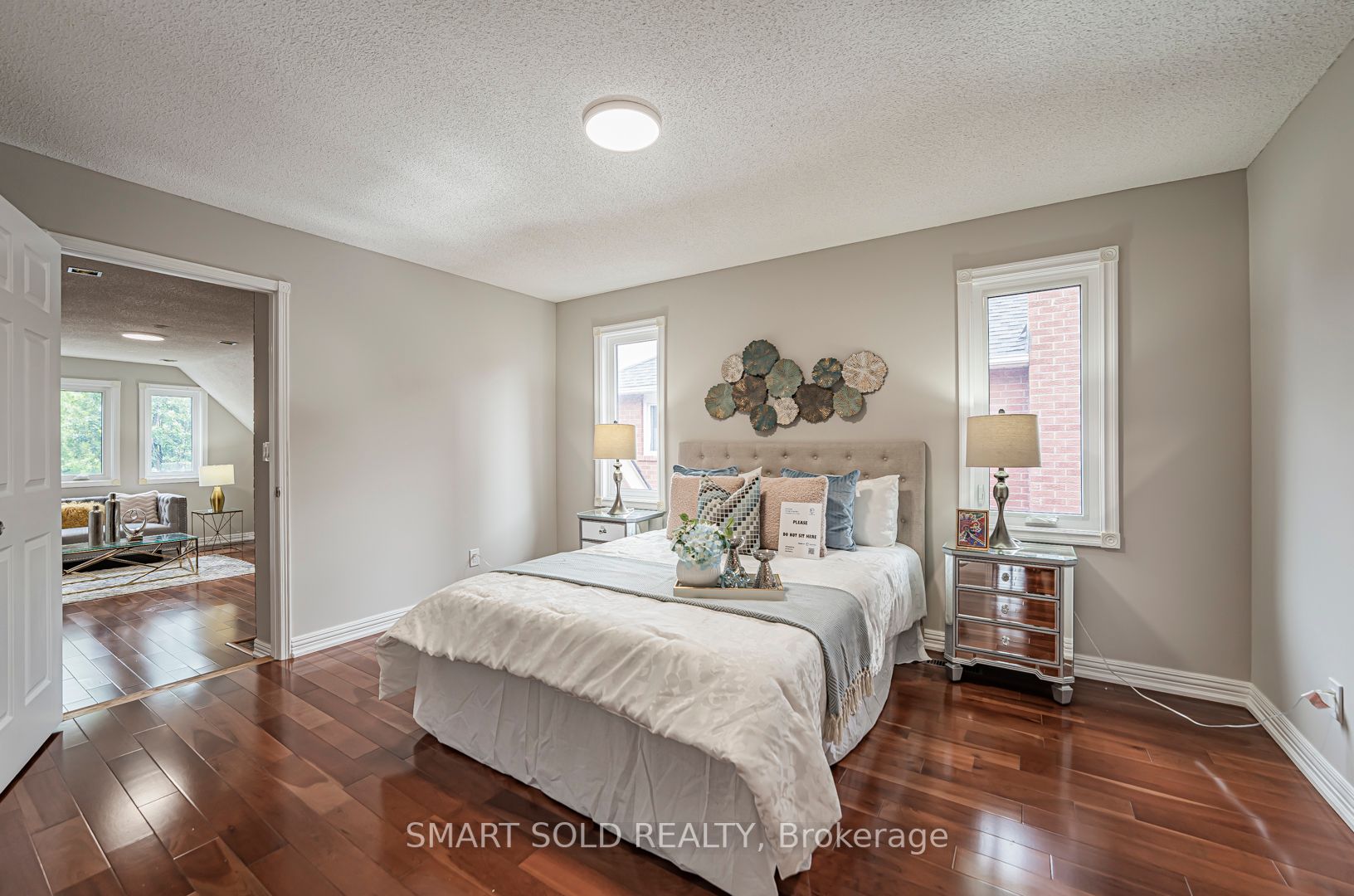 10 Sutton Crt