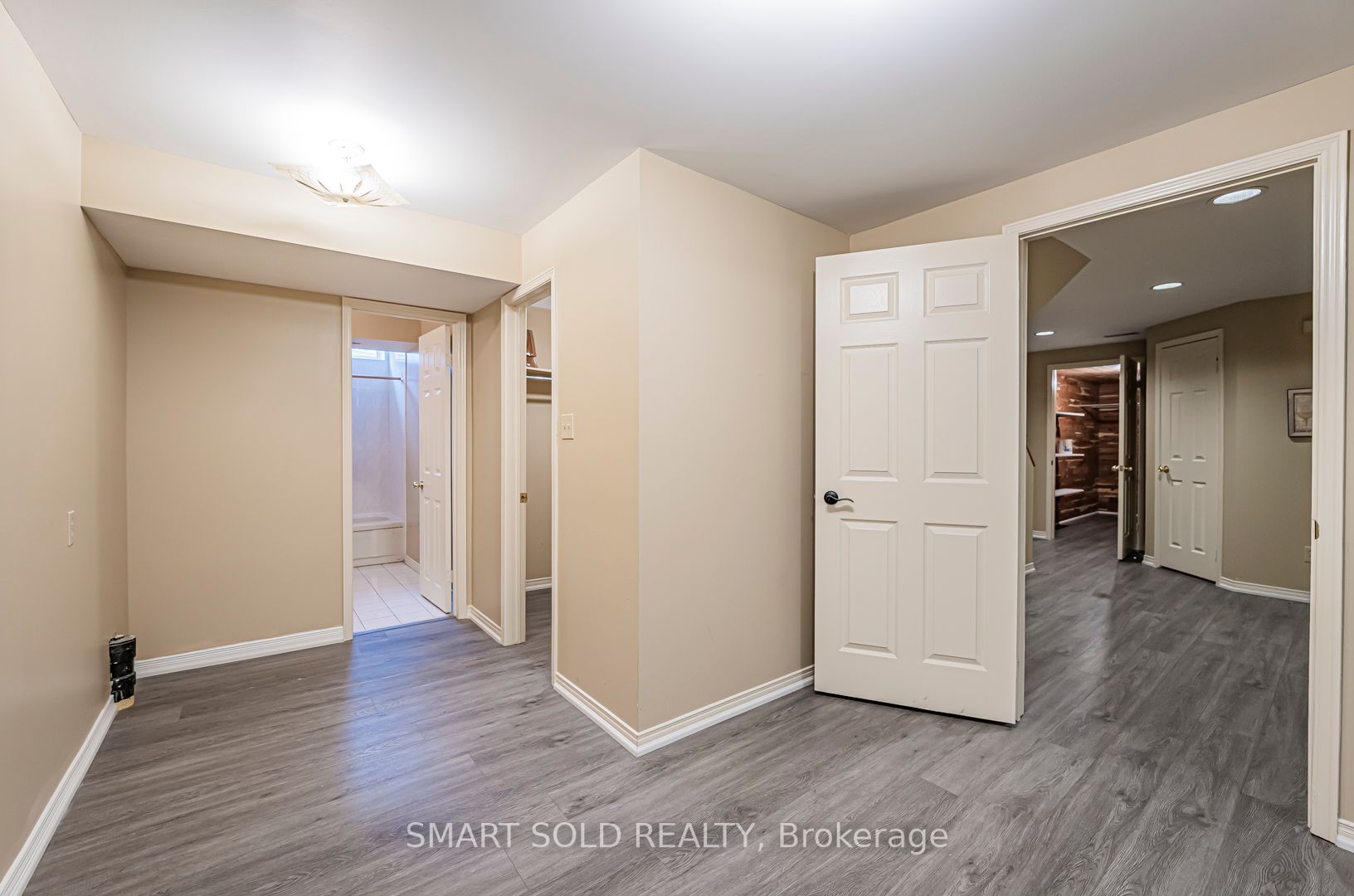 10 Sutton Crt
