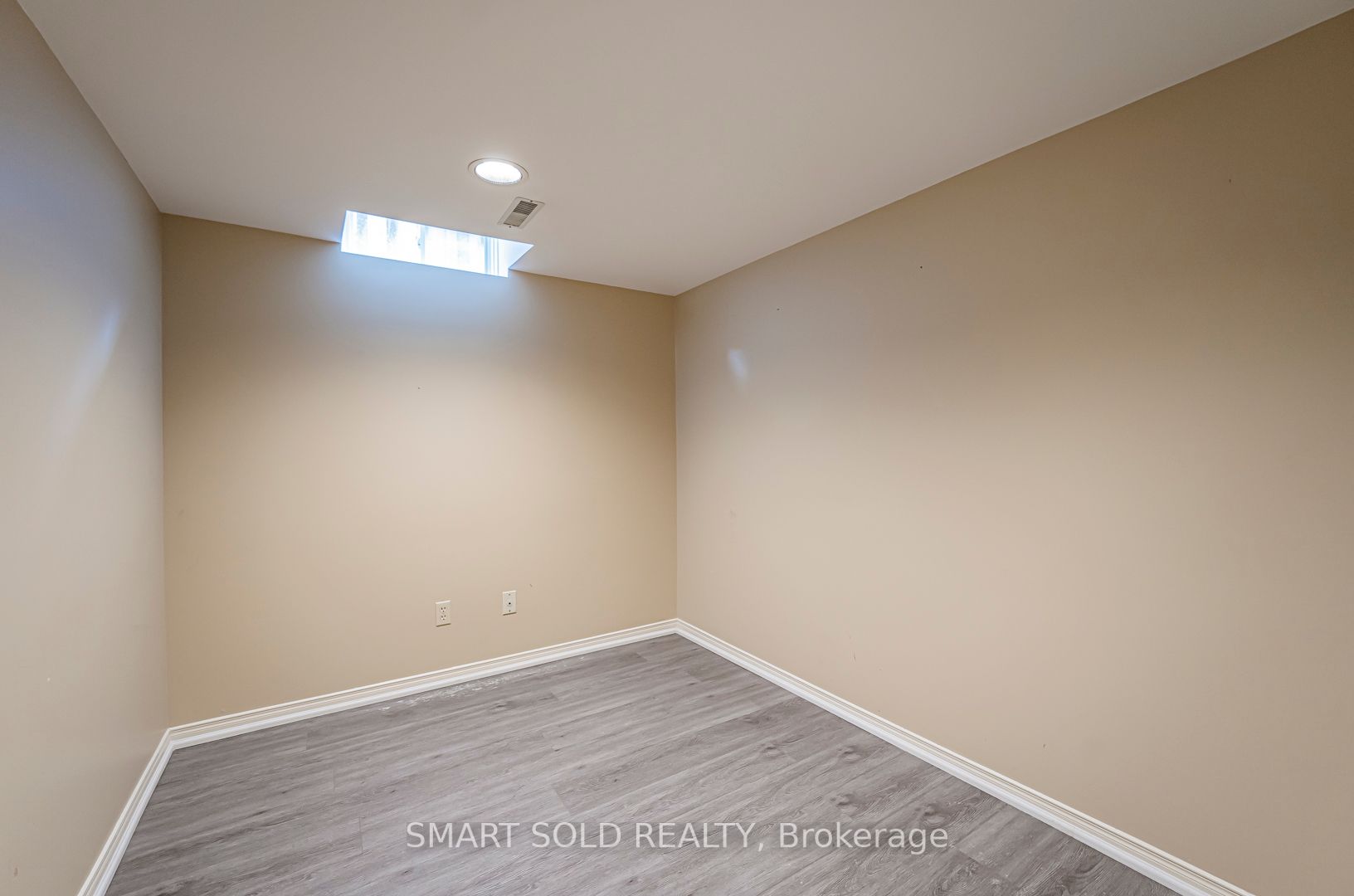 10 Sutton Crt