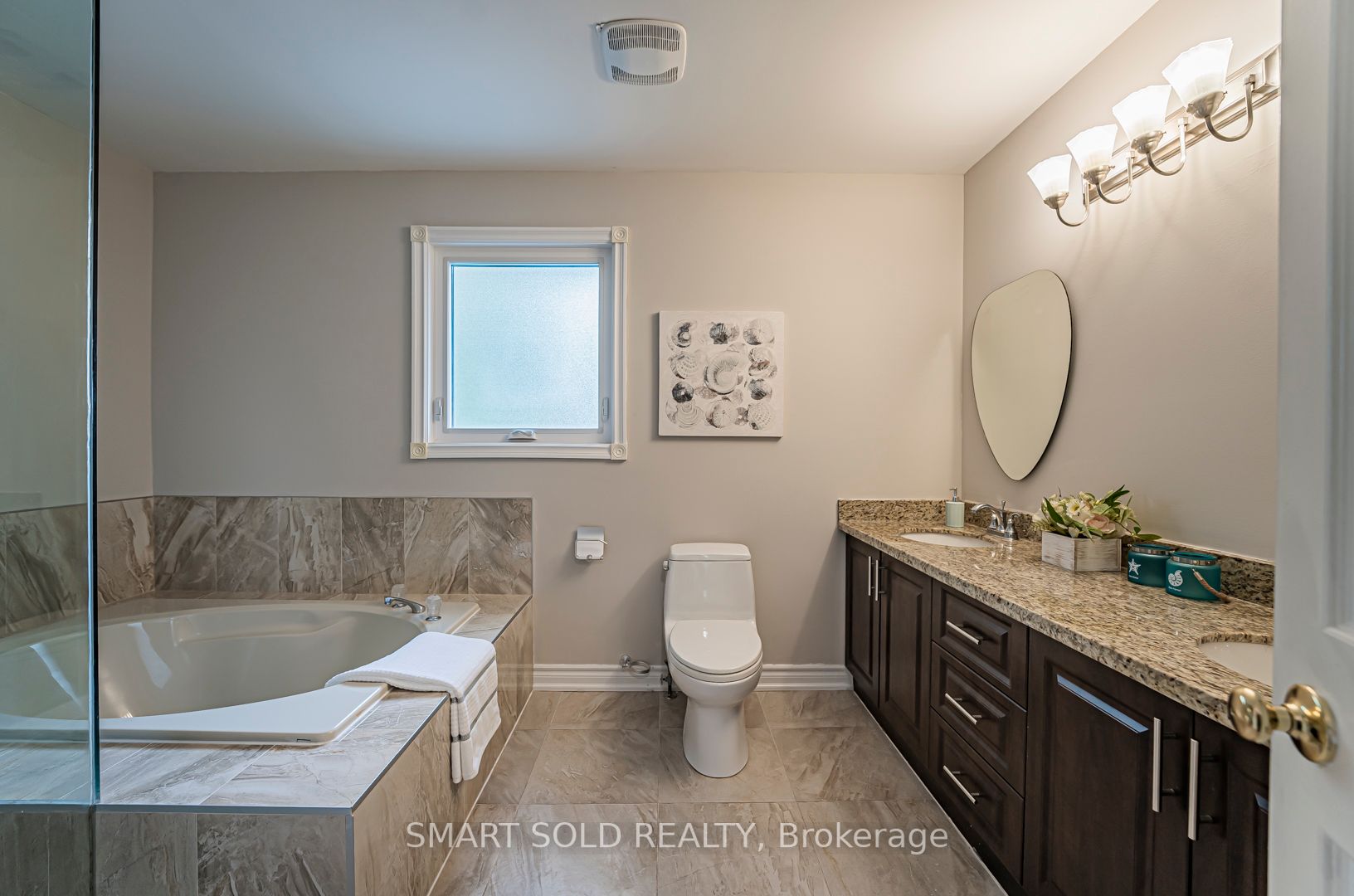 10 Sutton Crt