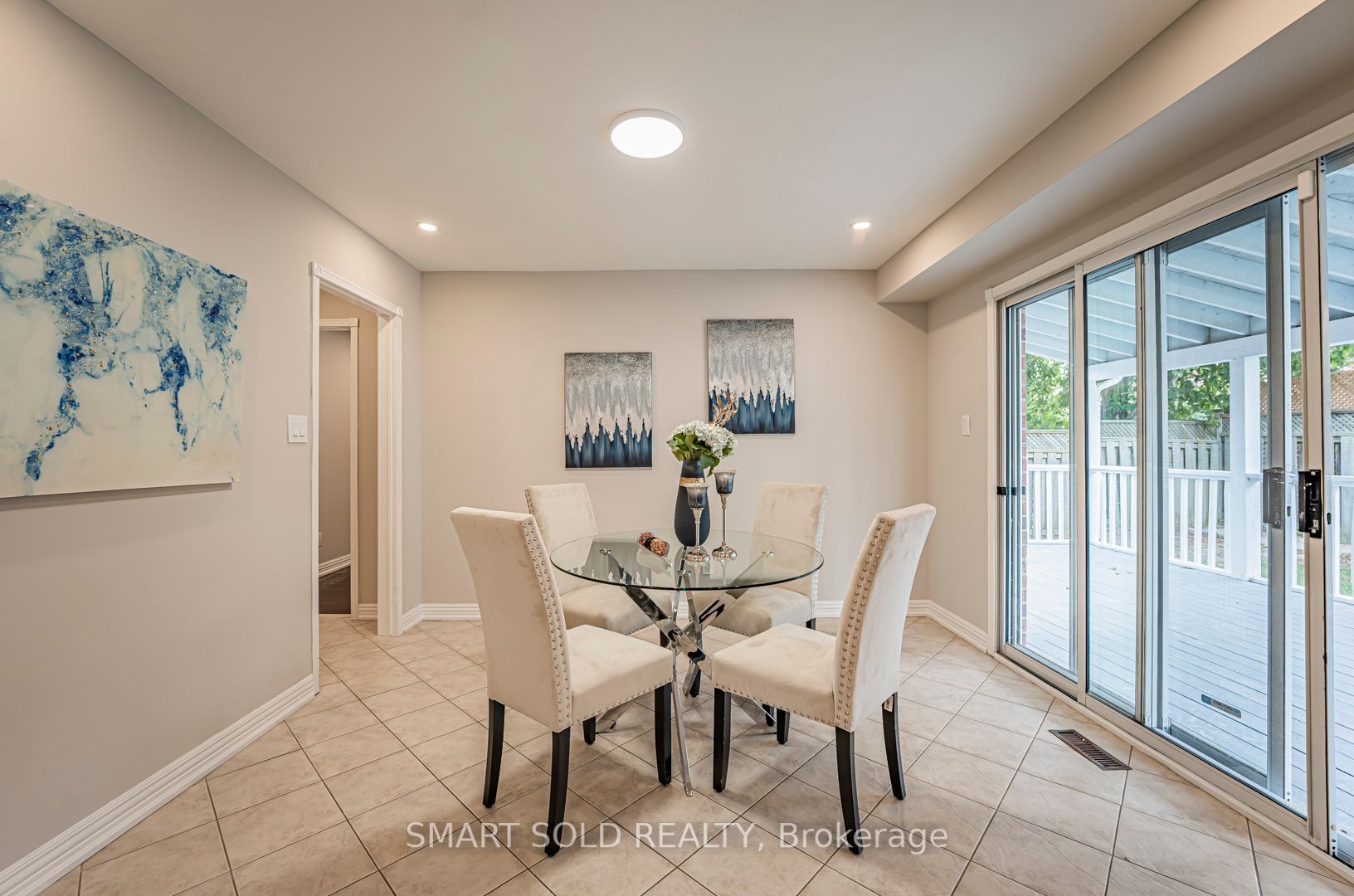 10 Sutton Crt