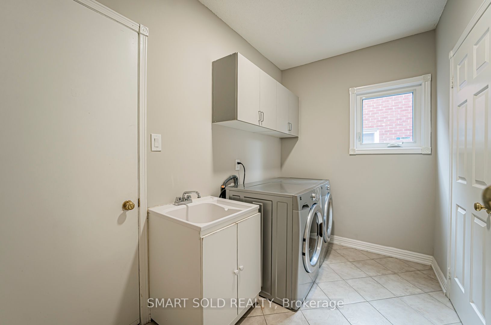 10 Sutton Crt