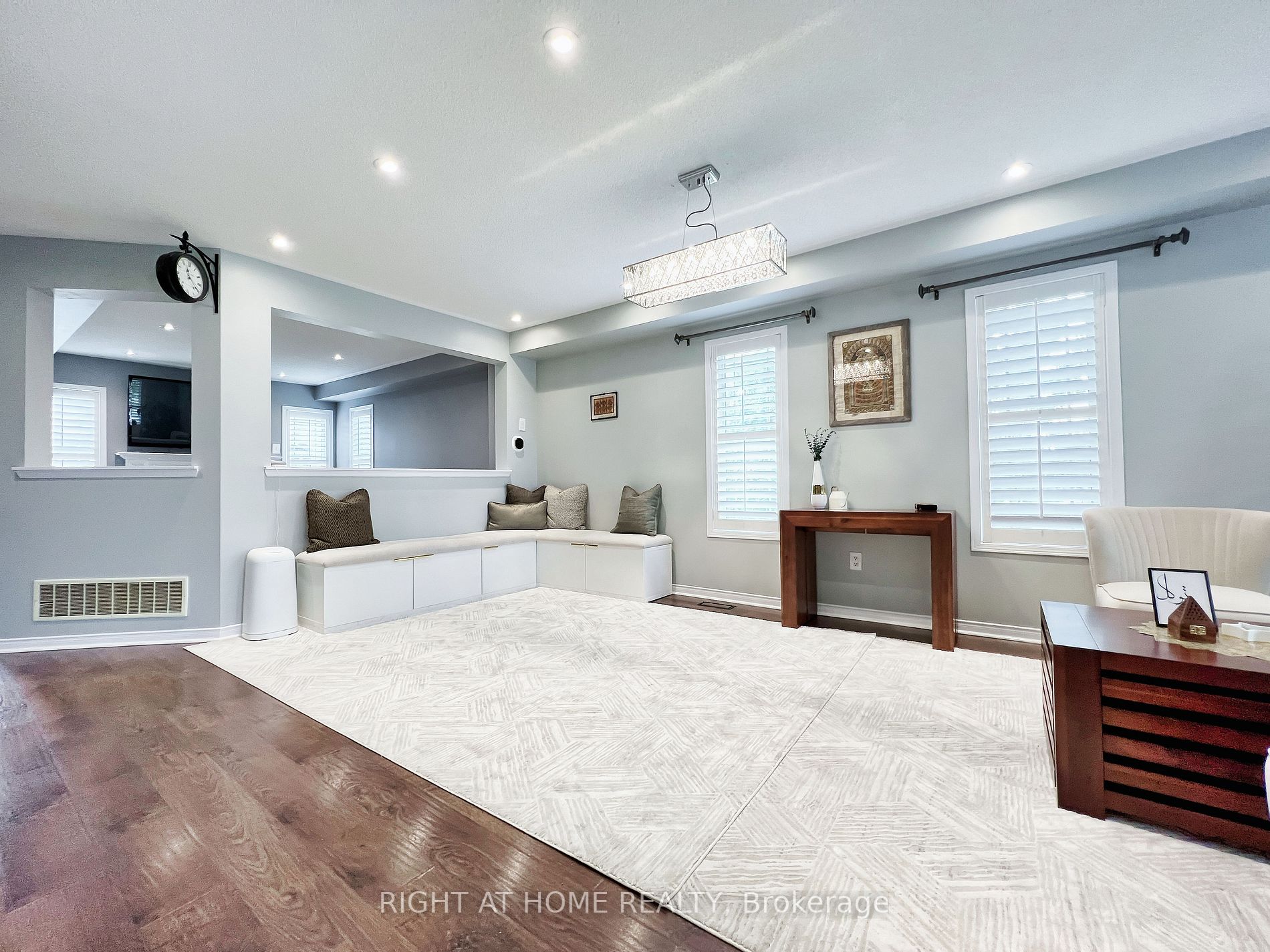 343 Miller Park Avenue