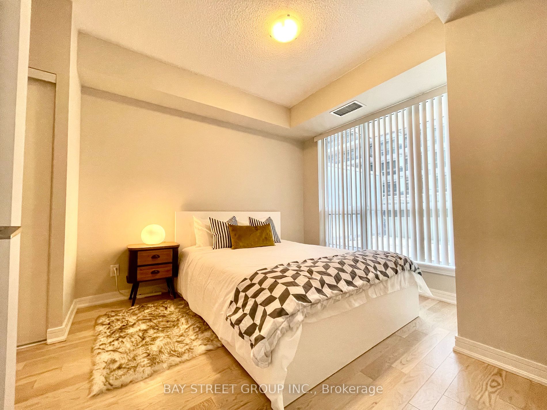 9205 Yonge Street, #NE714