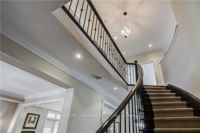 88 Wolf Creek Cres, #2nd