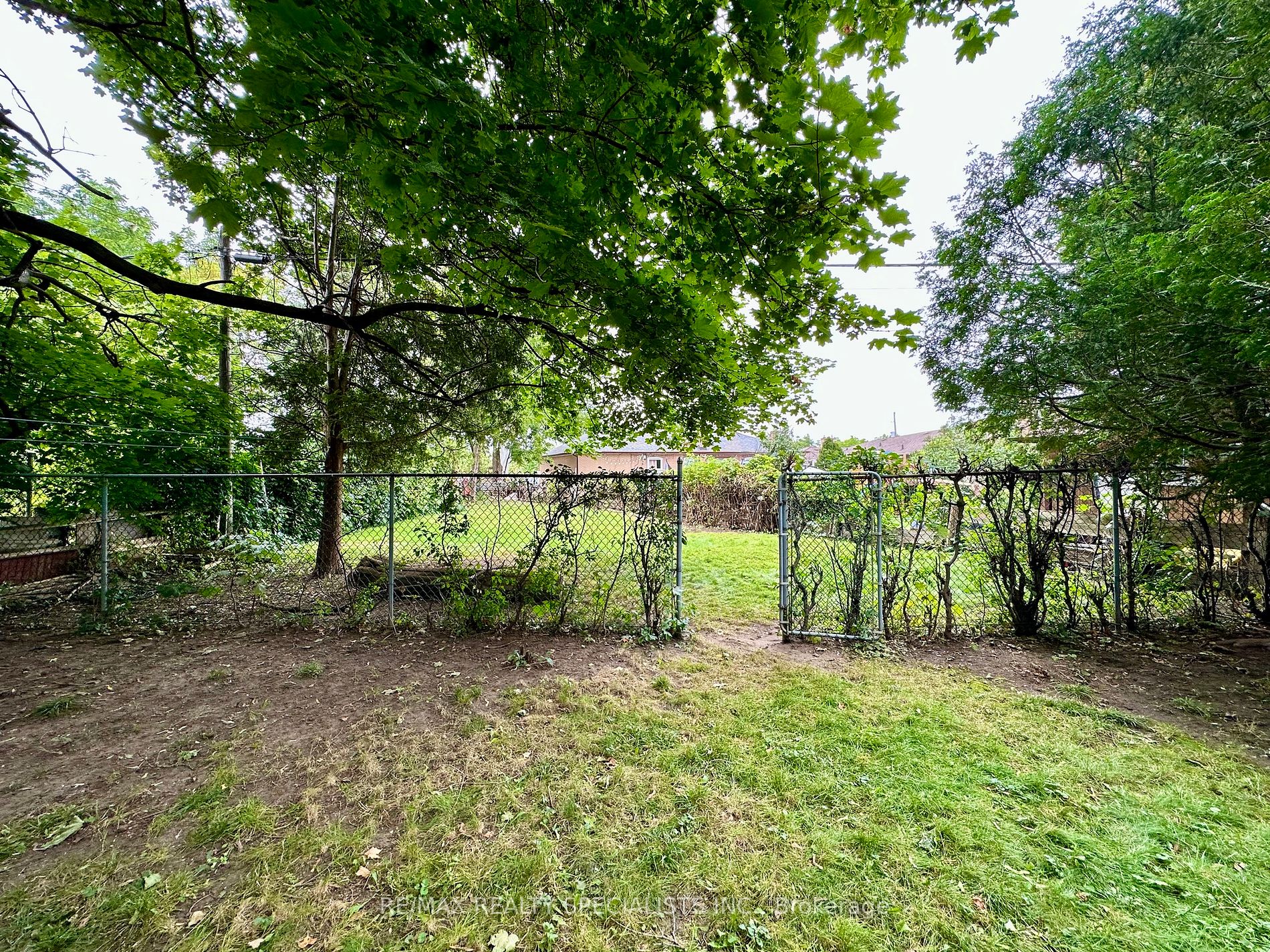 94 Hawman Ave