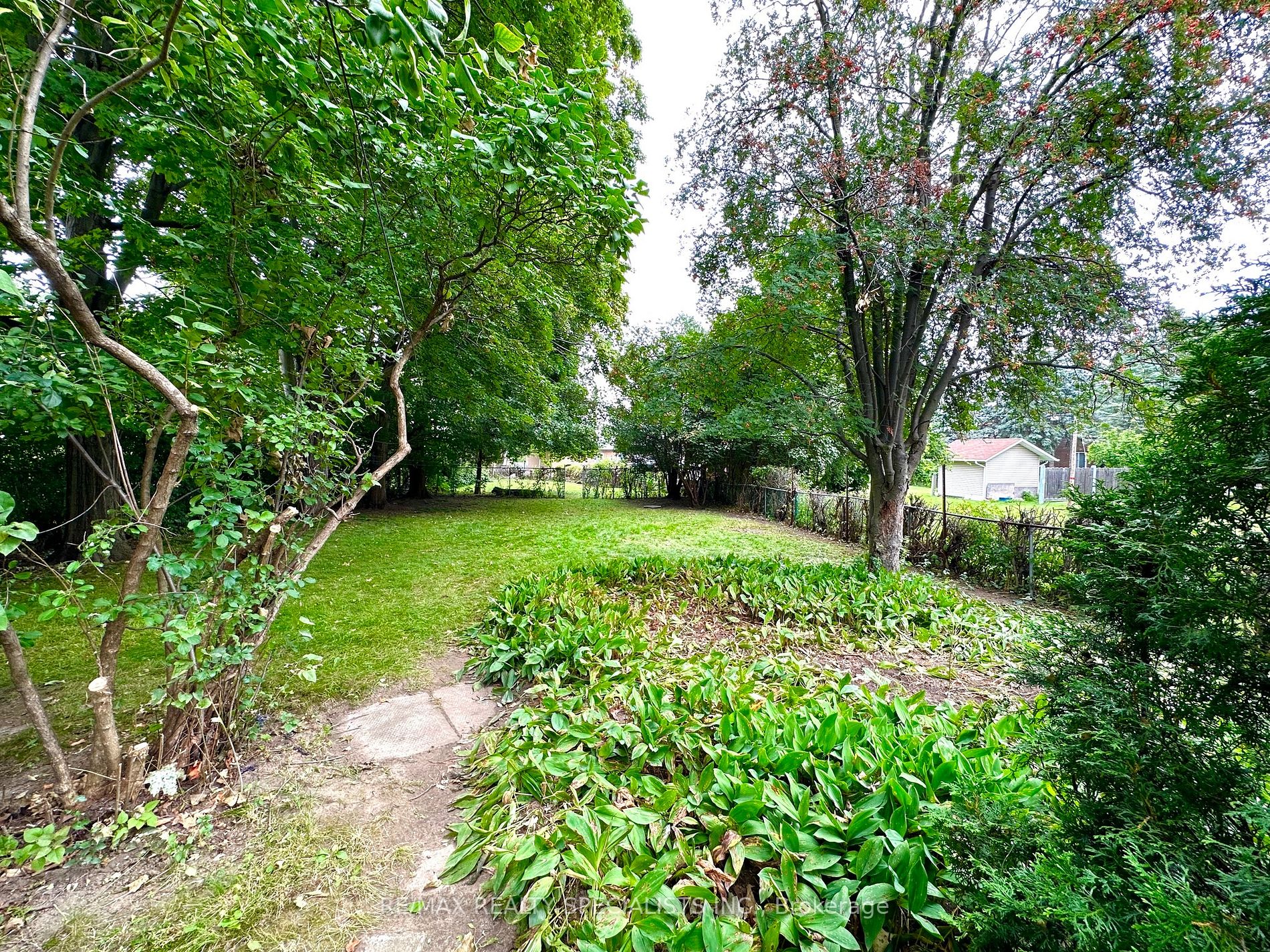 94 Hawman Ave