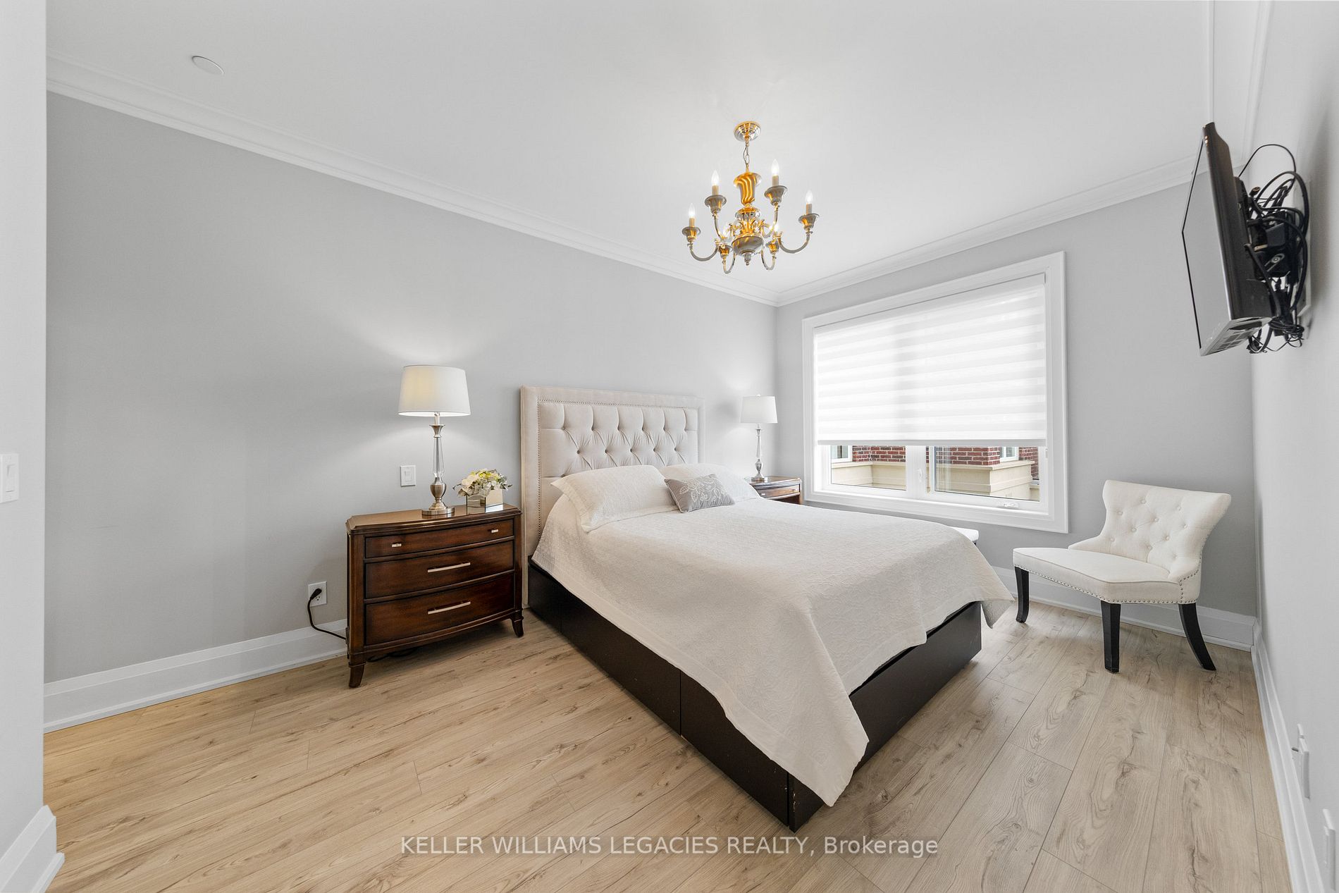 7 Bond Crescent, #222