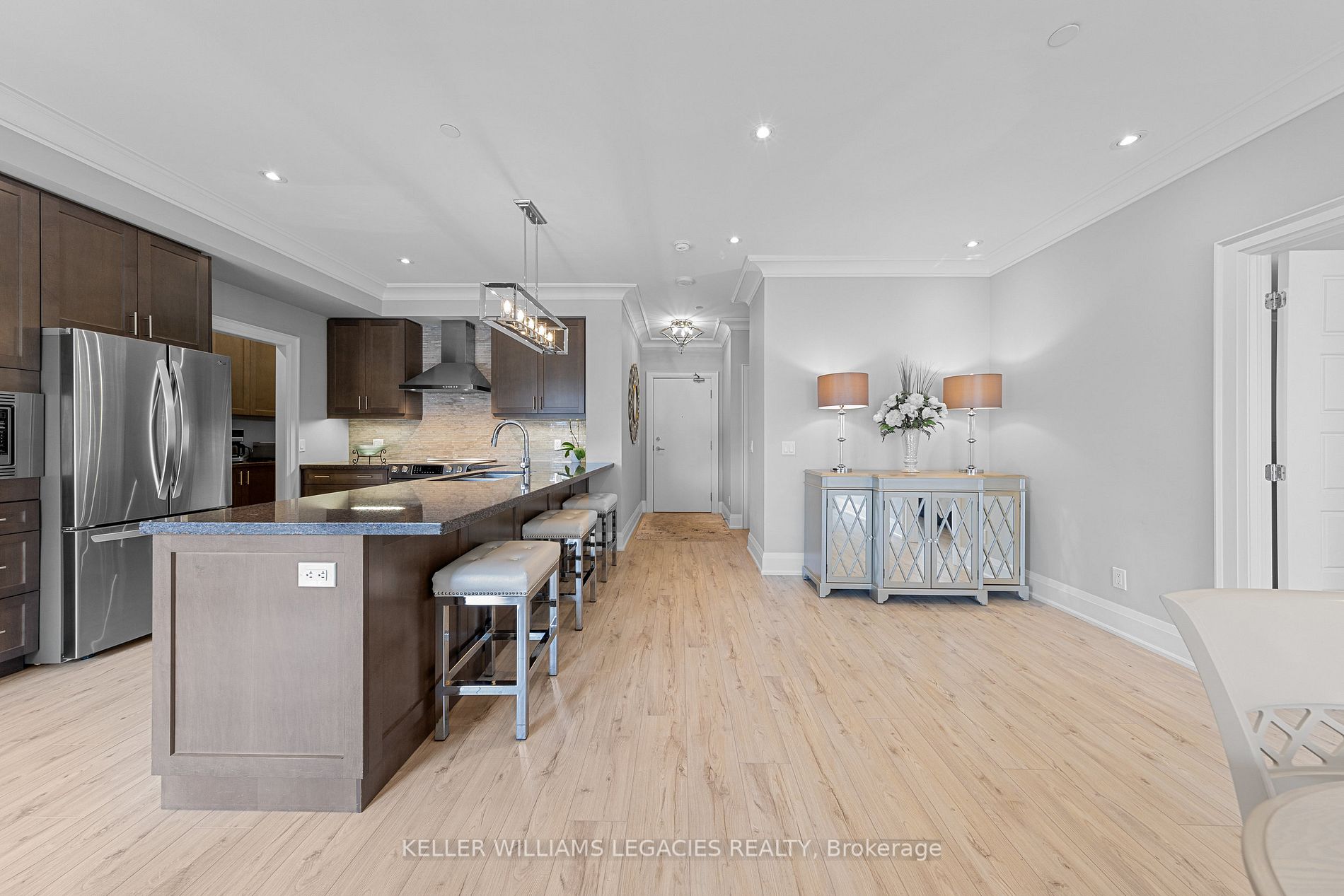 7 Bond Crescent, #222