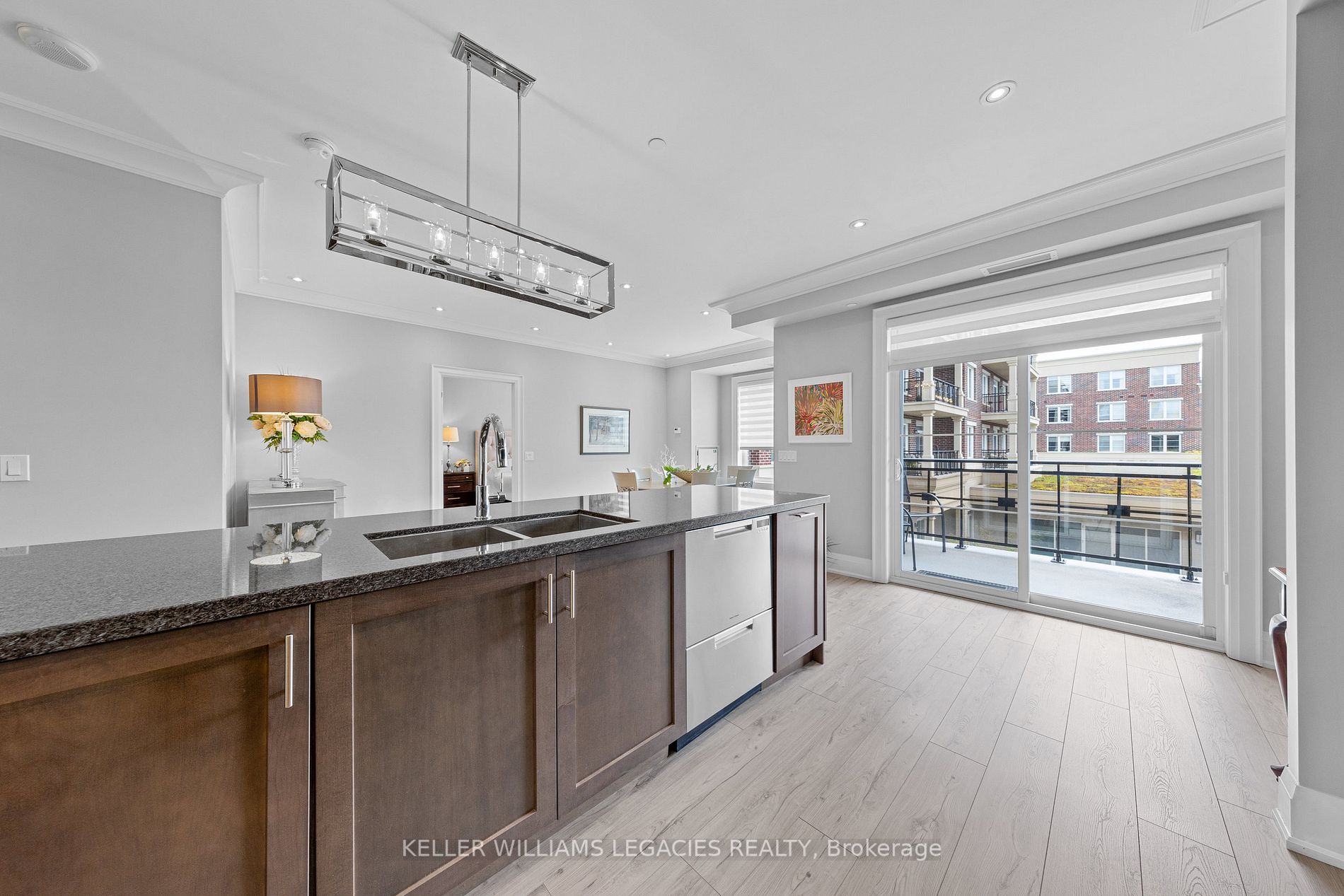 7 Bond Crescent, #222
