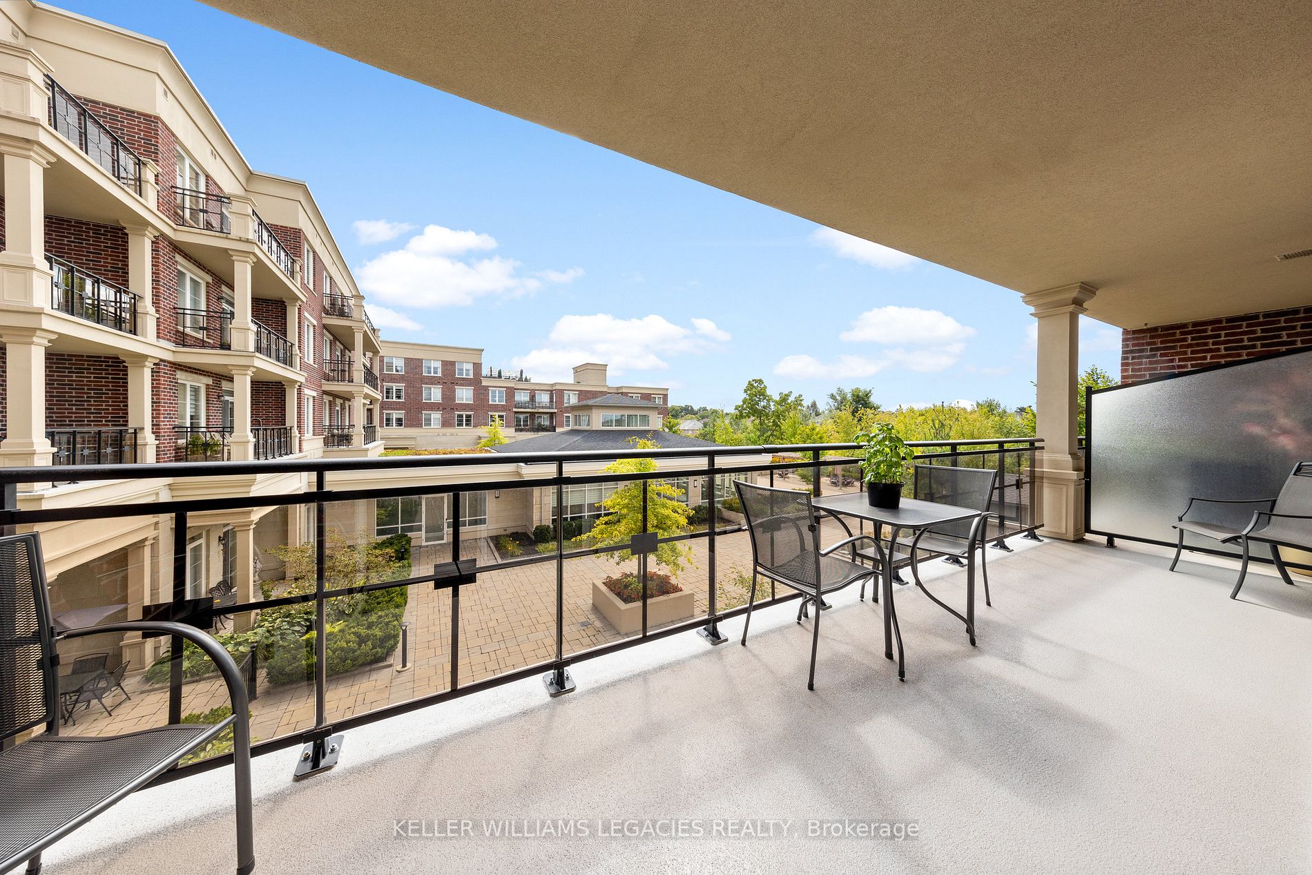 7 Bond Crescent, #222